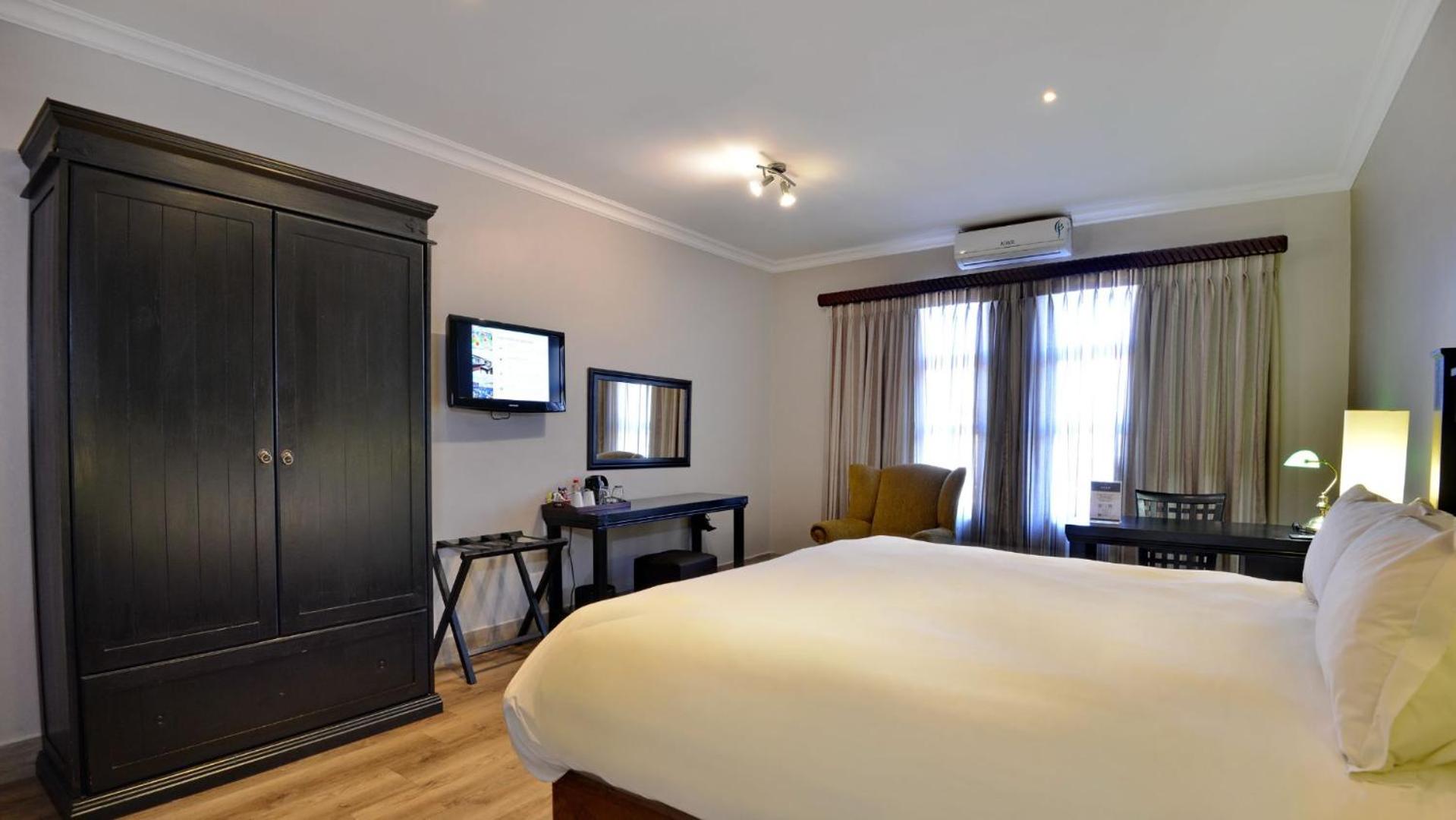 Deluxe Room - Photo 5