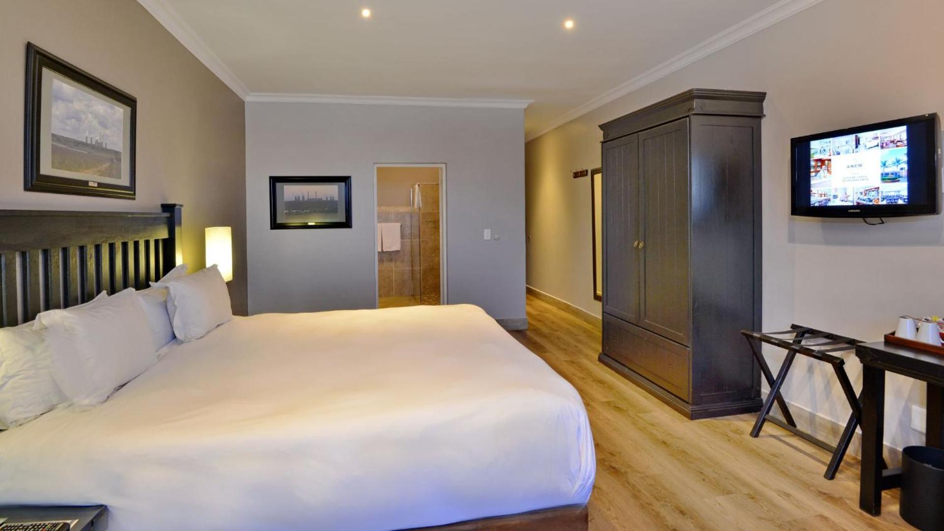 Deluxe Room - Photo 6