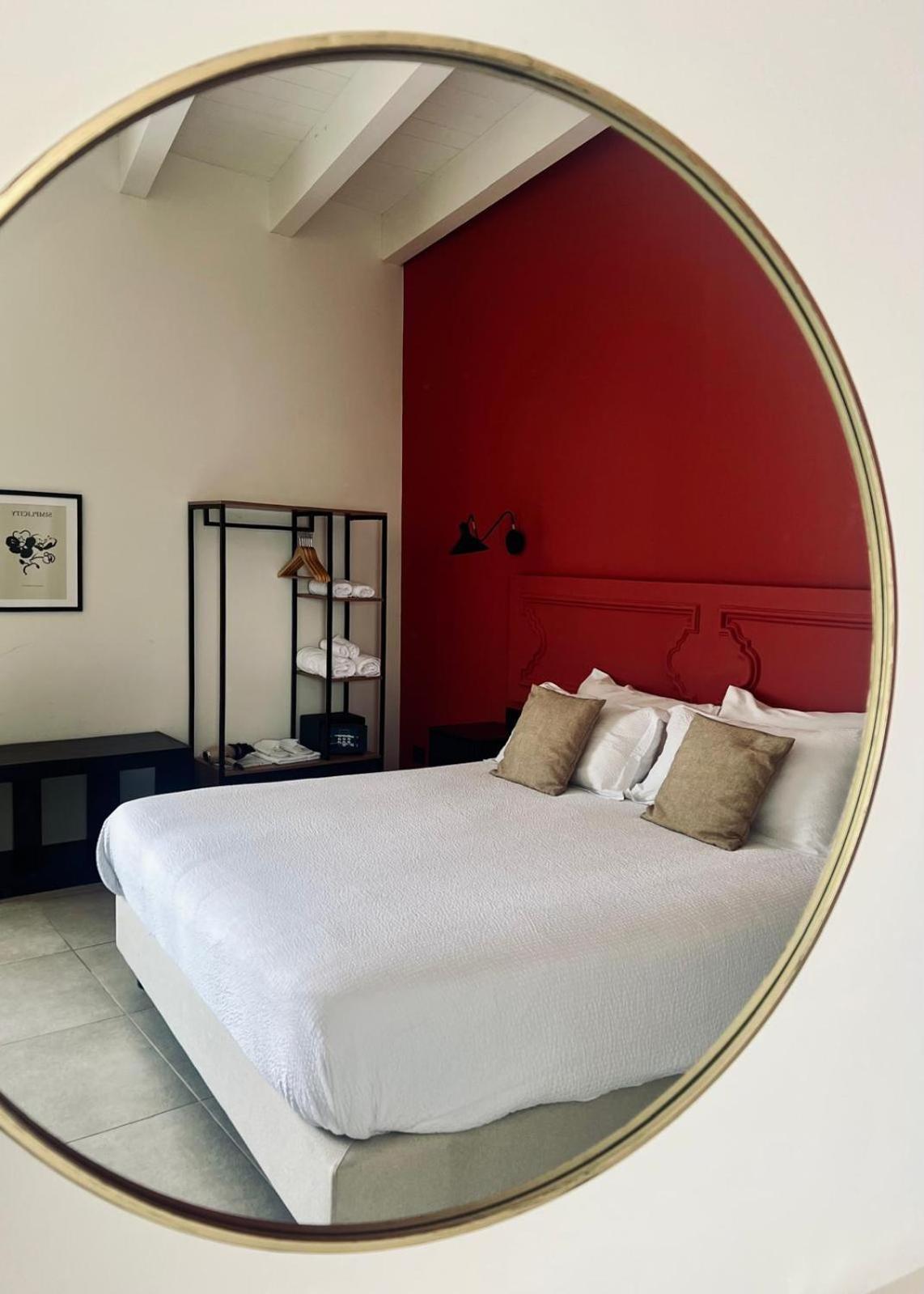 Deluxe Double Room with Balcony and Sea View - Photo 4