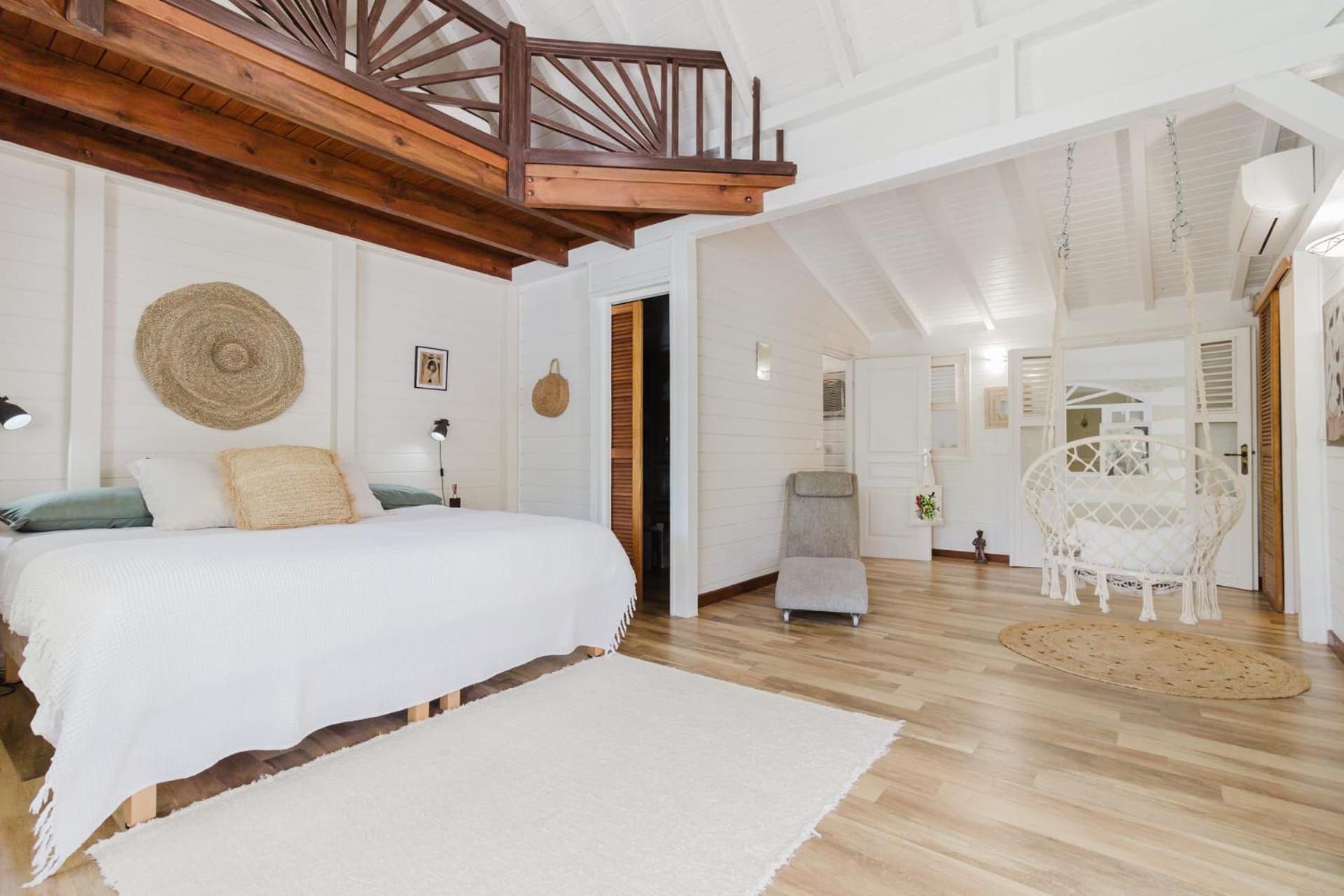 Three-Bedroom Villa photo 3