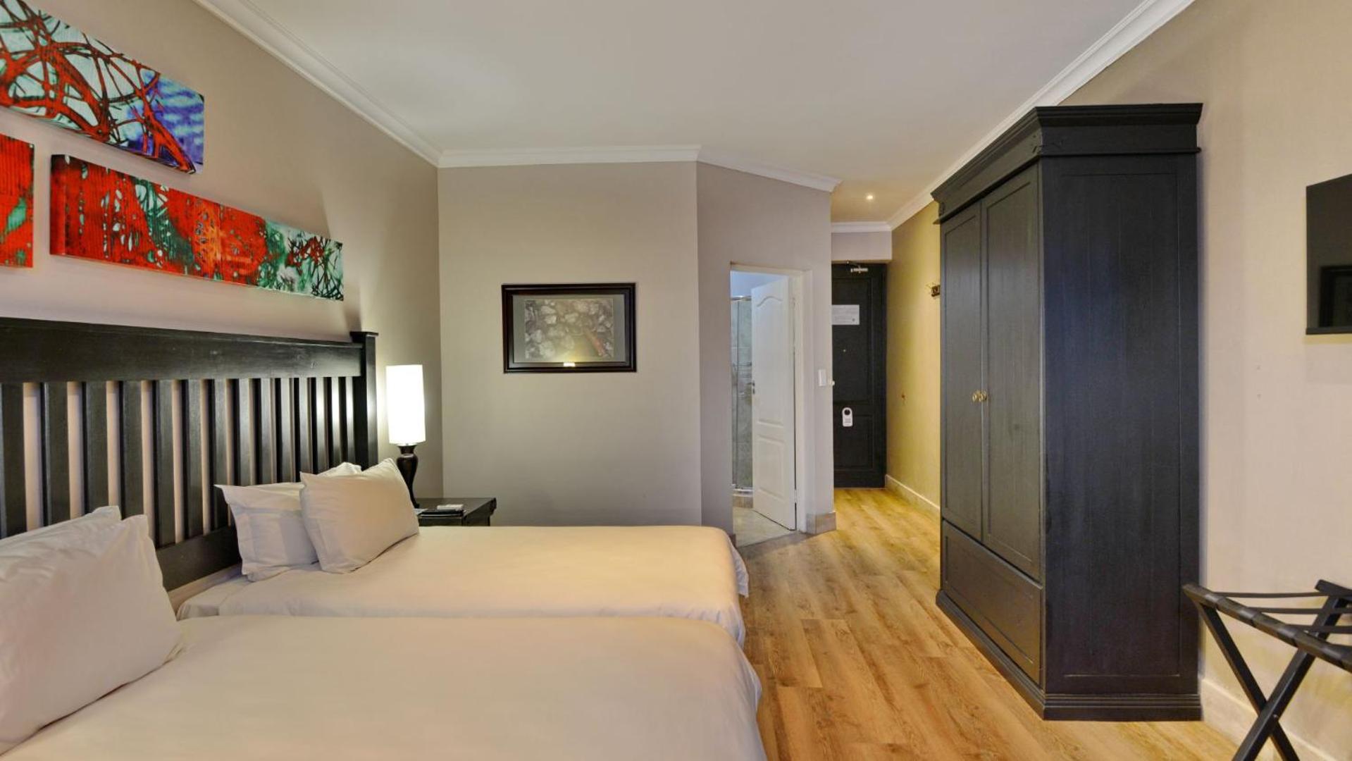 Standard Twin Room - Photo 5