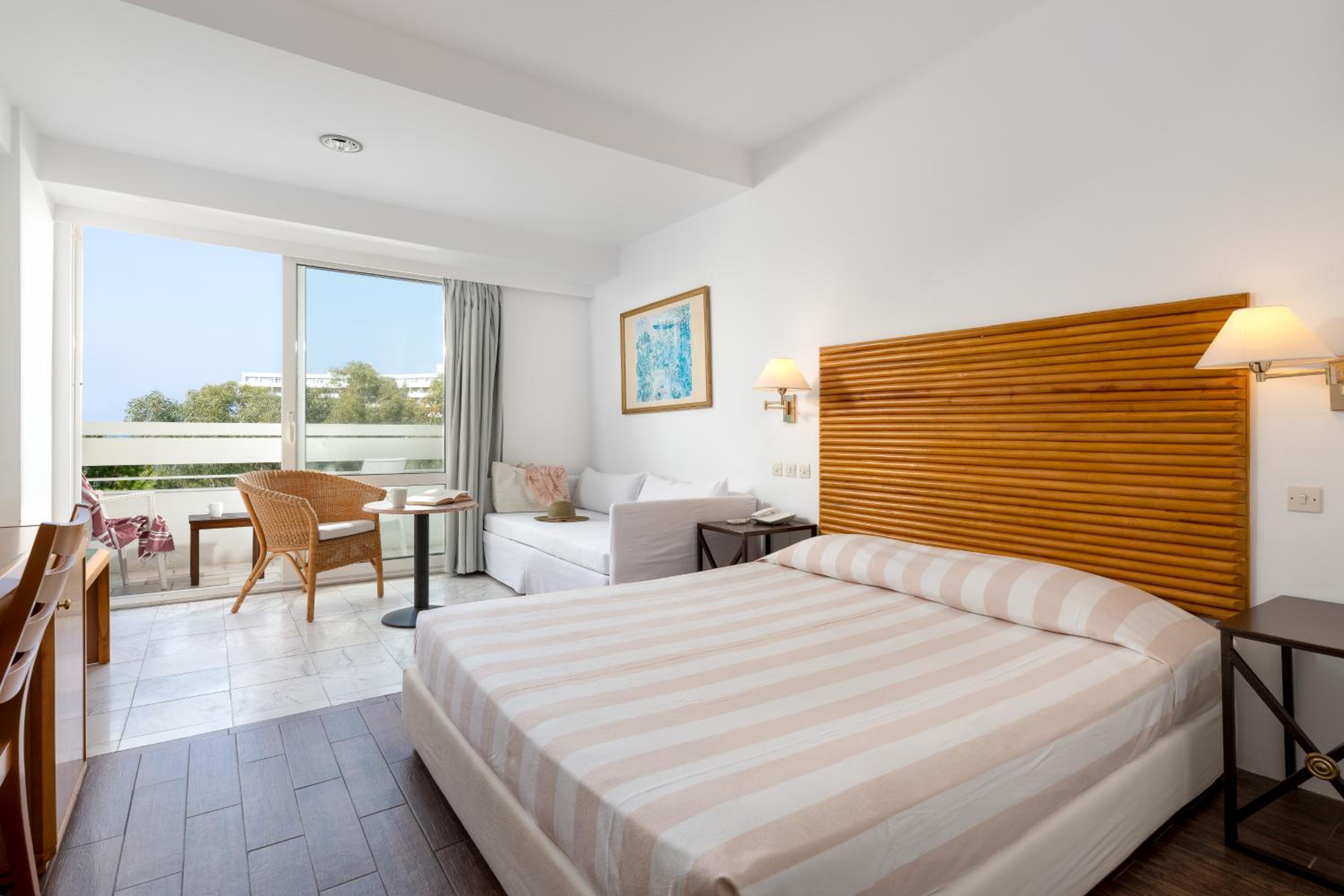 Triple Room with Partial Sea View photo 1