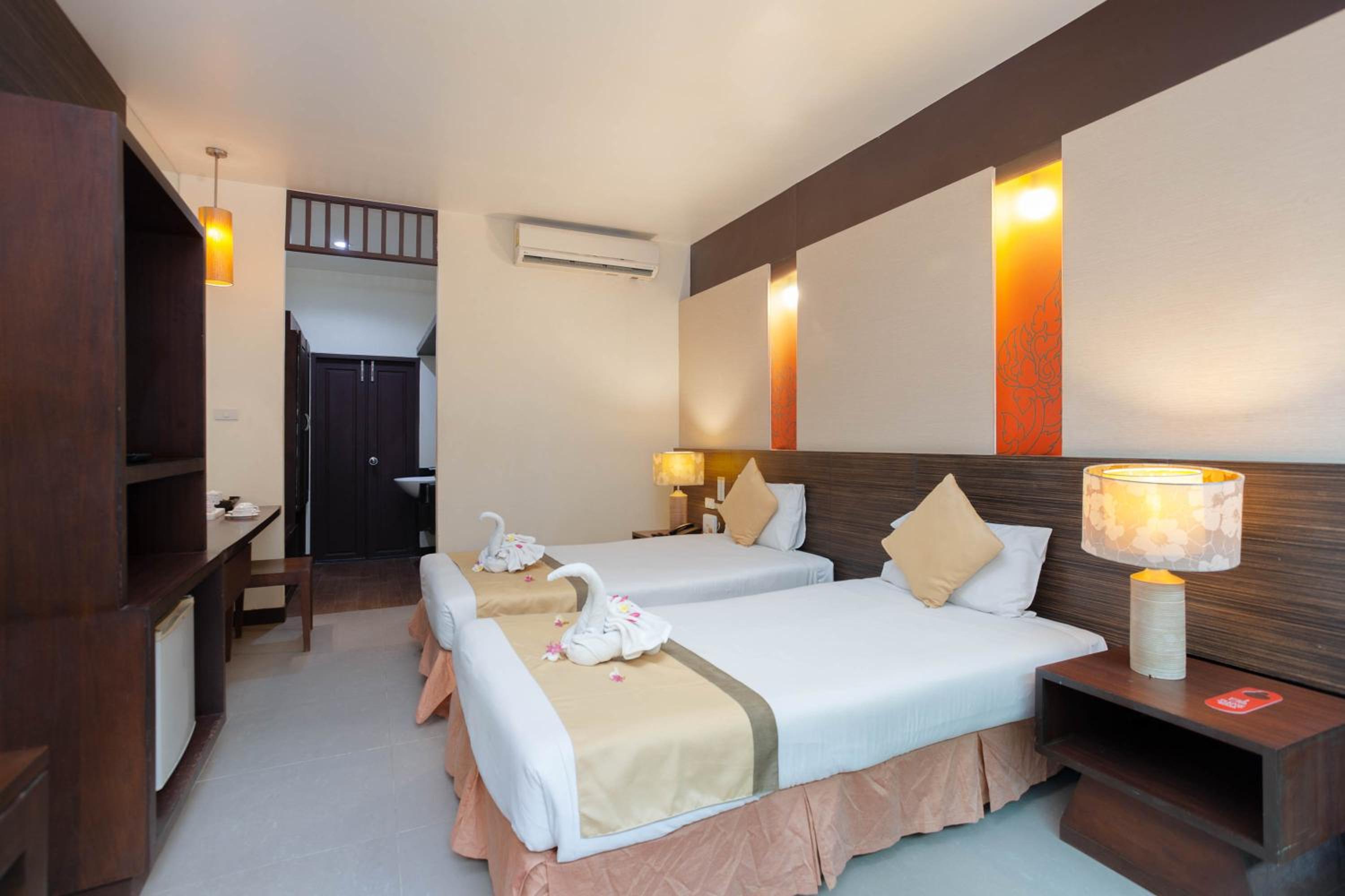 Courtyard Studio - Twin Bed - Photo 2
