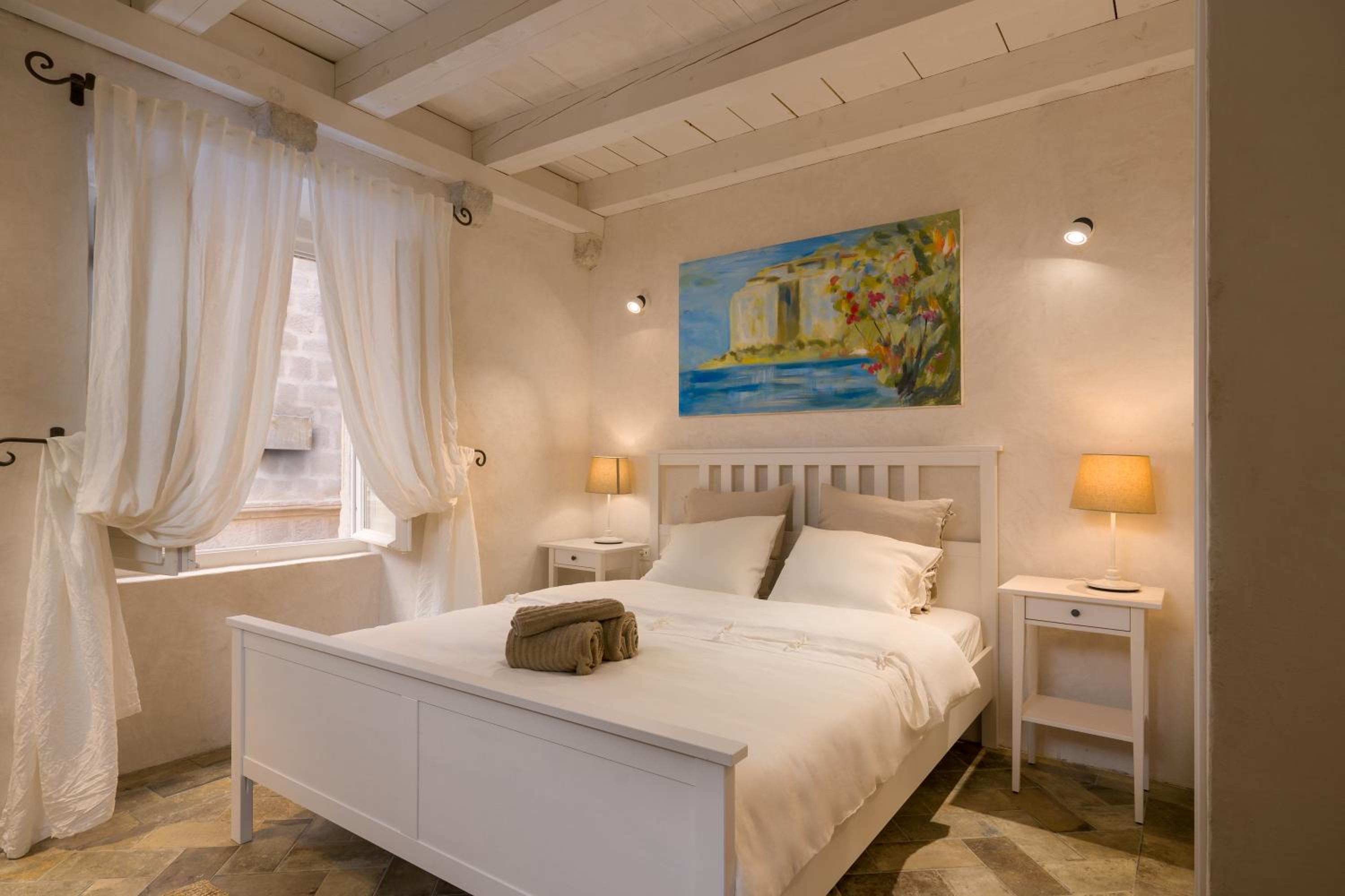 Studio Apartment with Balcony