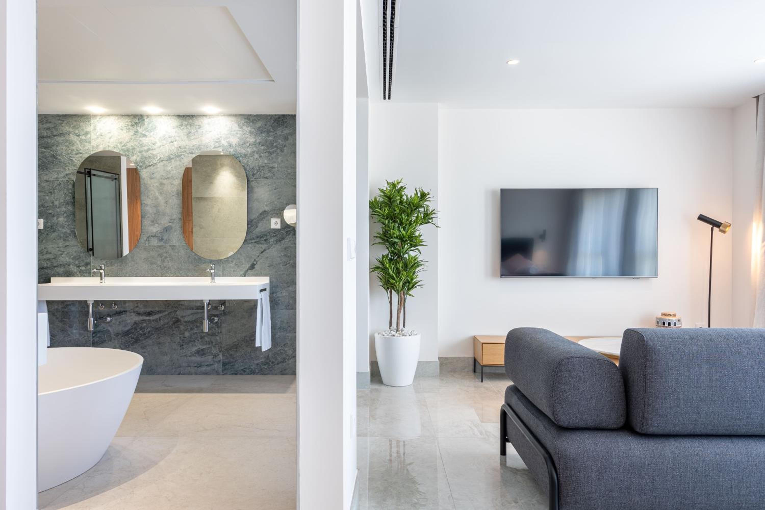 Junior Suite - Photo 11