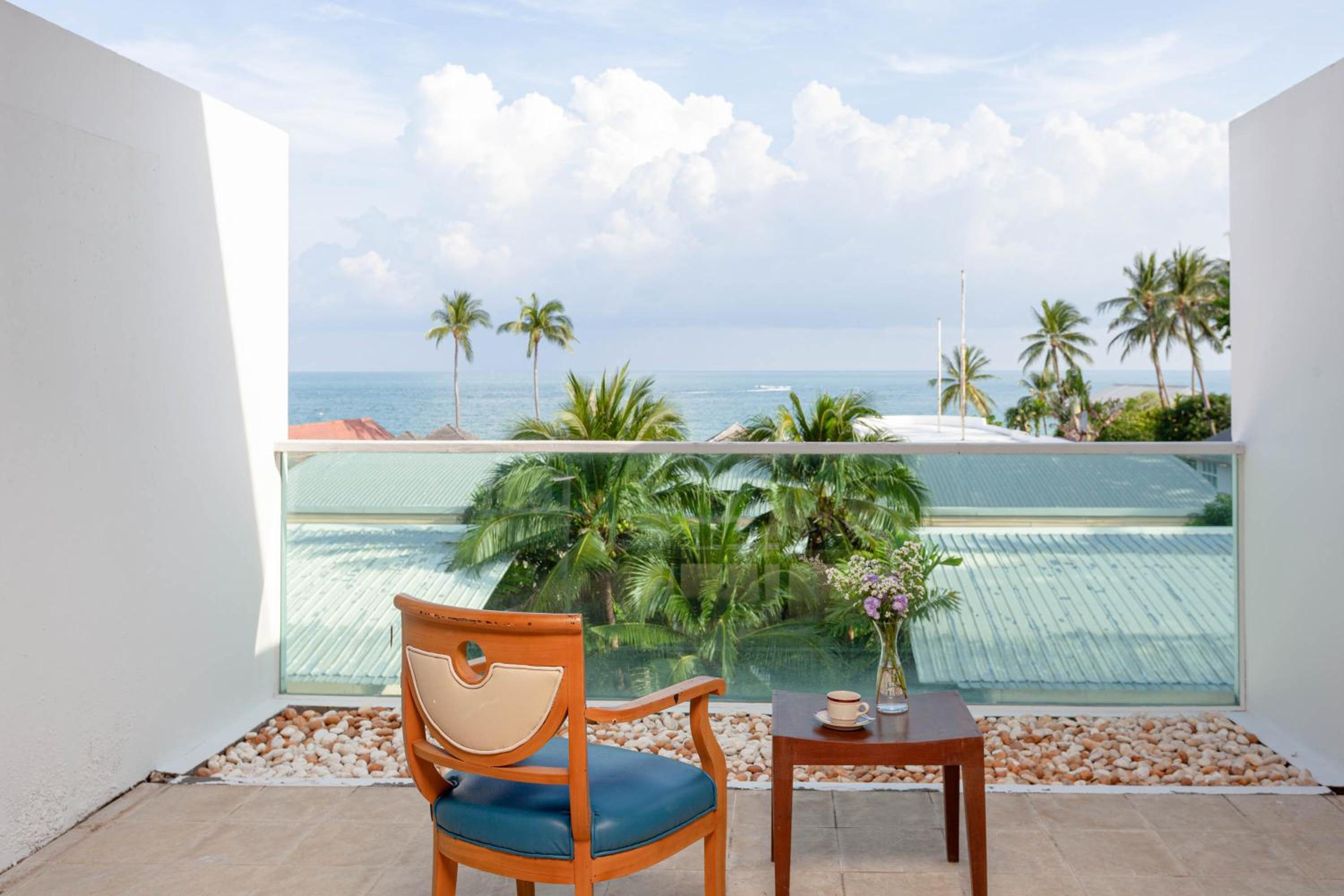 Deluxe Balcony Sea View - Twin Bed photo 3