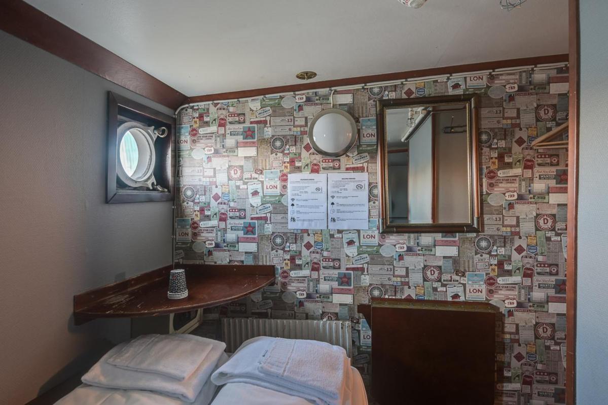 Classic Double Cabin with Private Bathroom - Photo 5