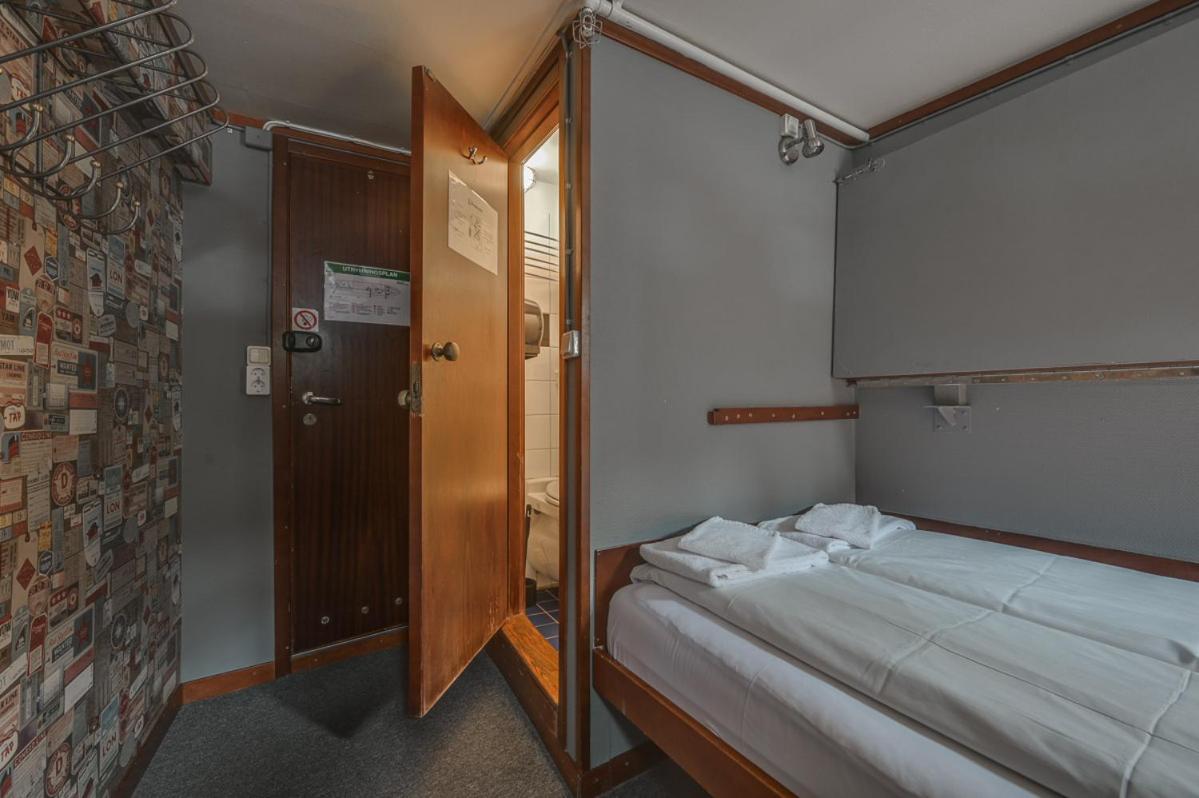 Classic Double Cabin with Private Bathroom - Photo 2