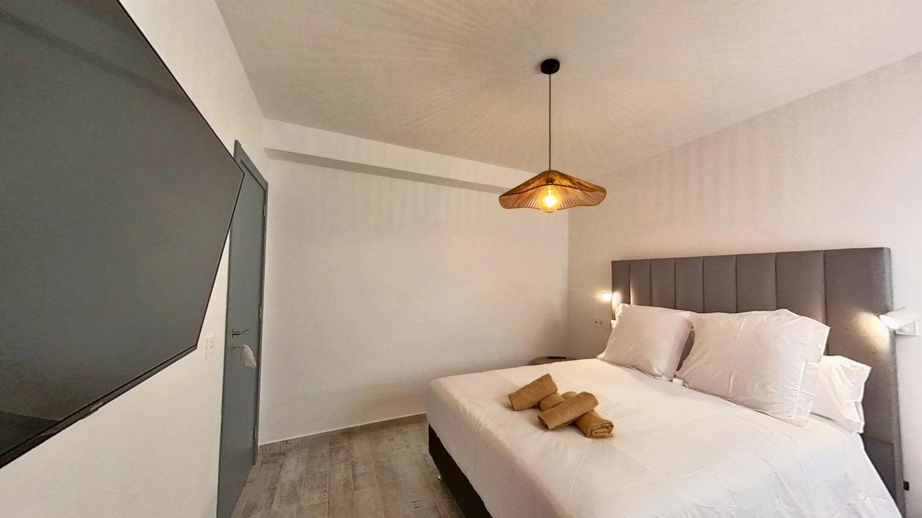 Two-Bedroom Apartment with Terrace photo 2