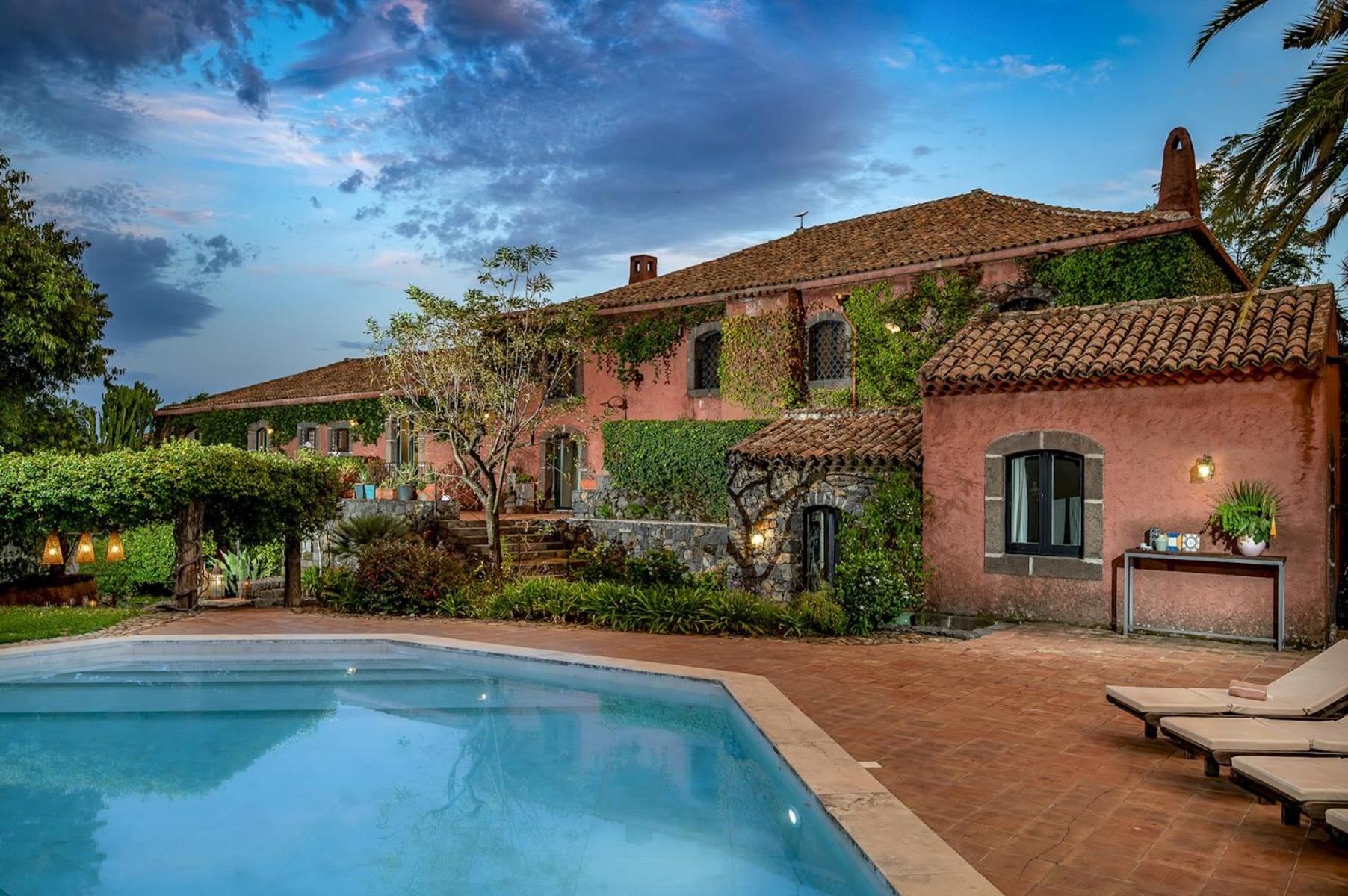 Five-Bedroom Villa photo 2