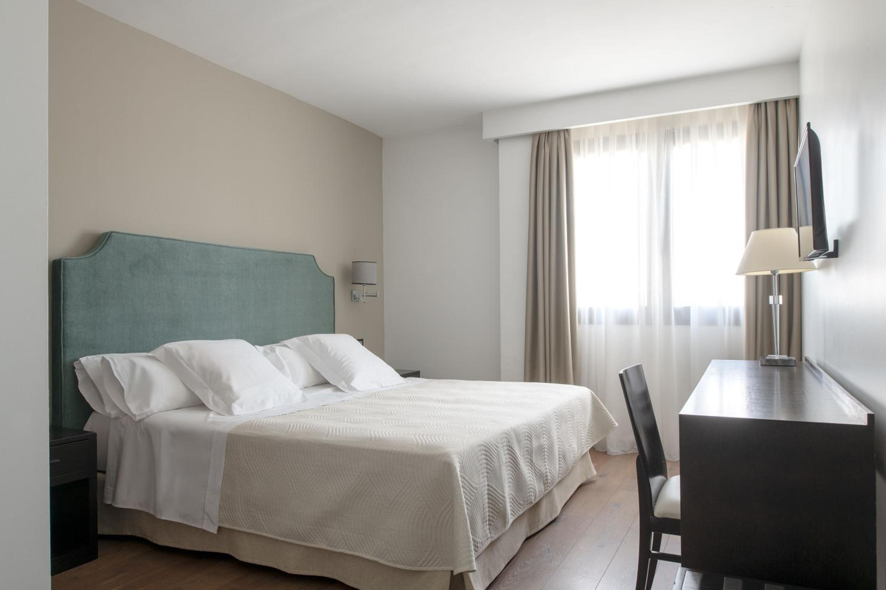 Double or Twin Room - Photo 1