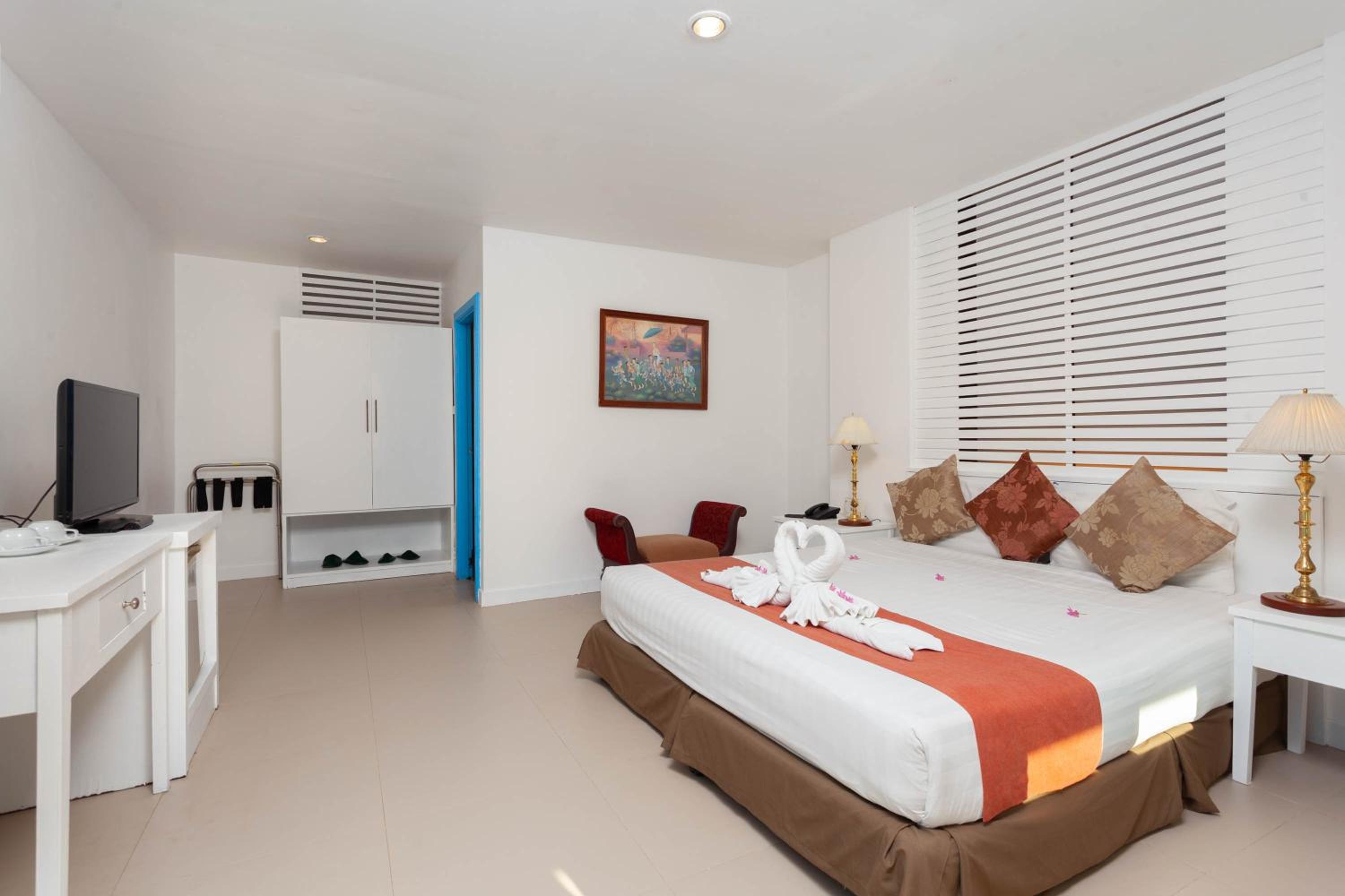 Deluxe Double Room with Garden View photo 2