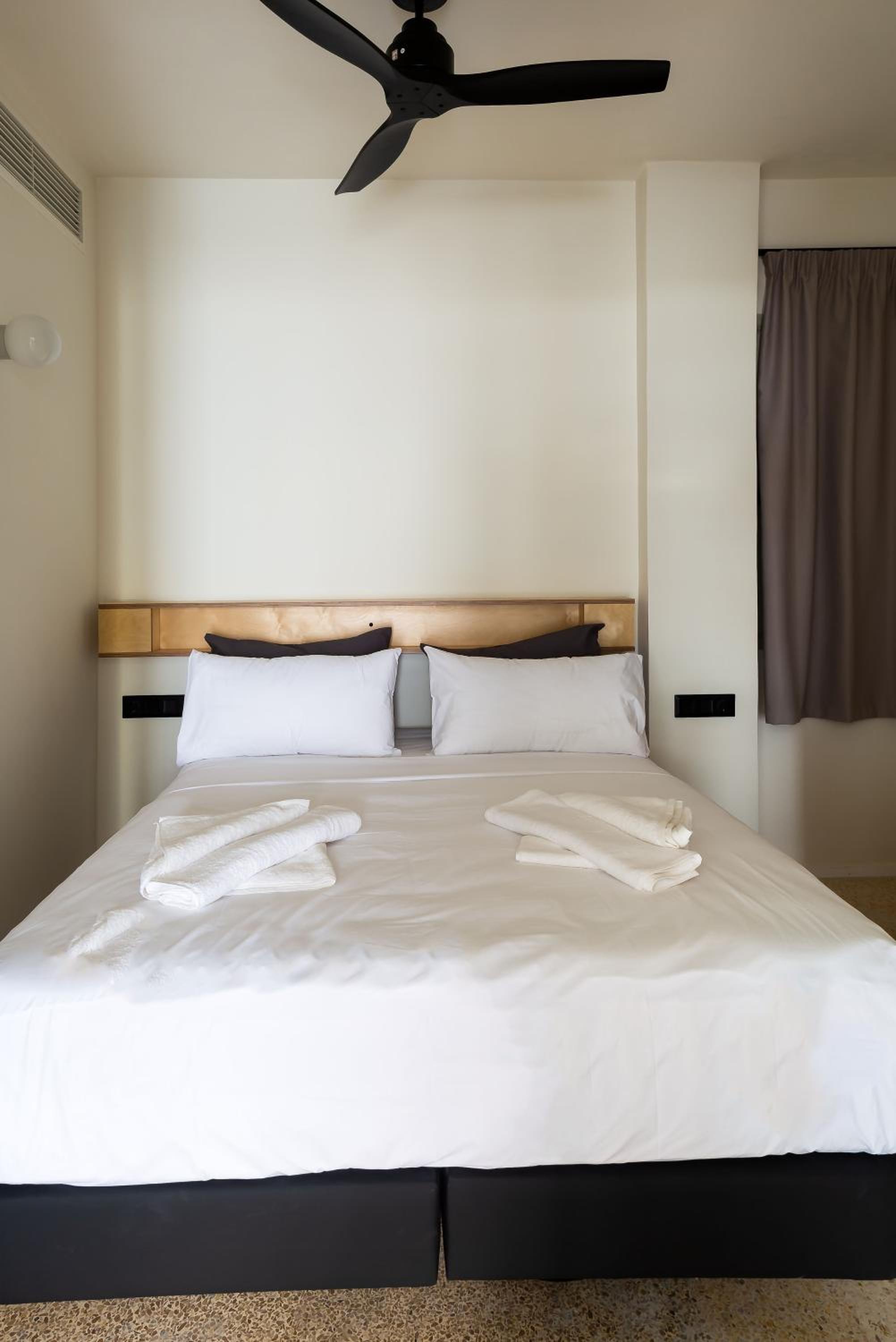 Studio Apartment photo 1