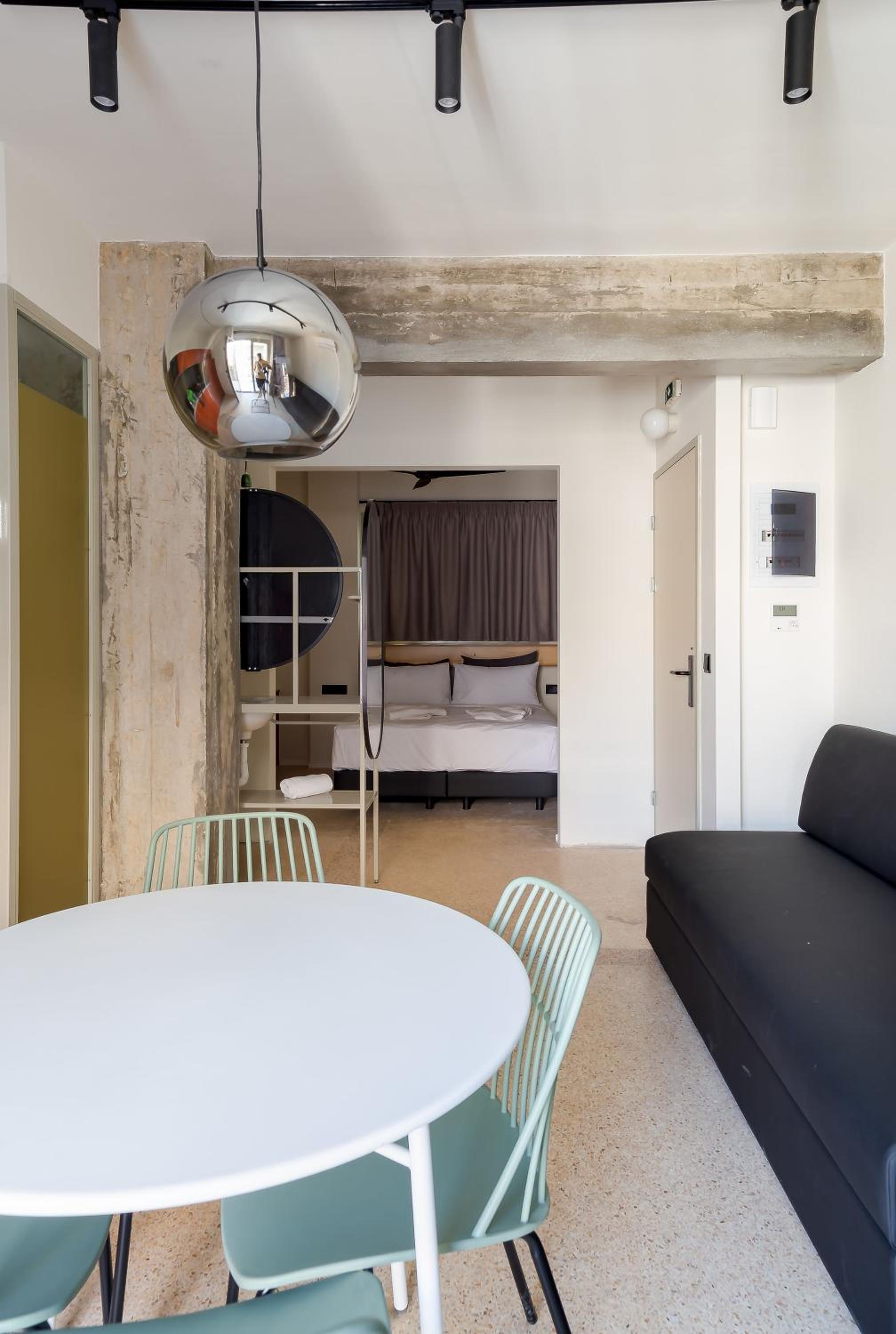 One-Bedroom Apartment with Balcony photo 1
