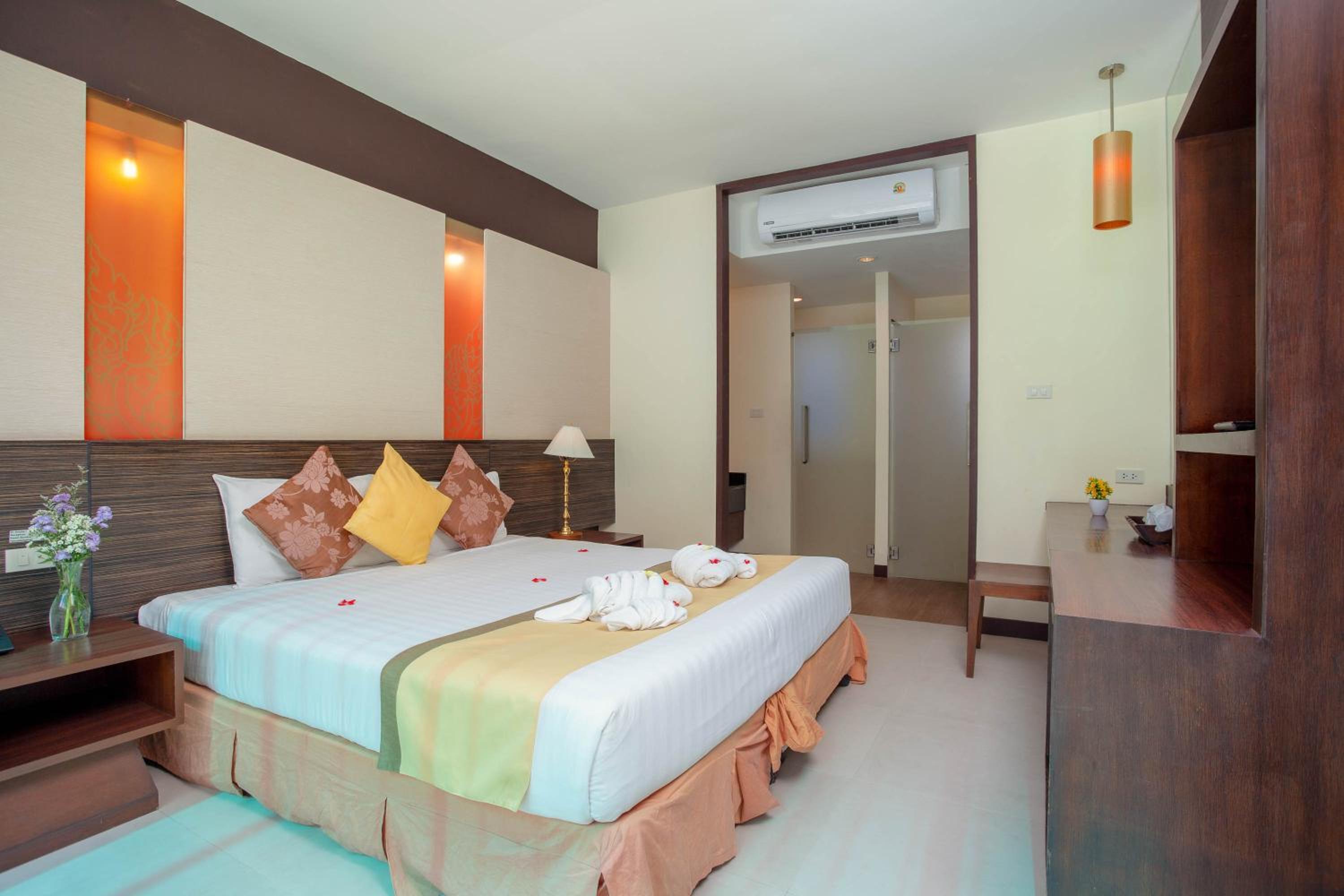 Courtyard Suite