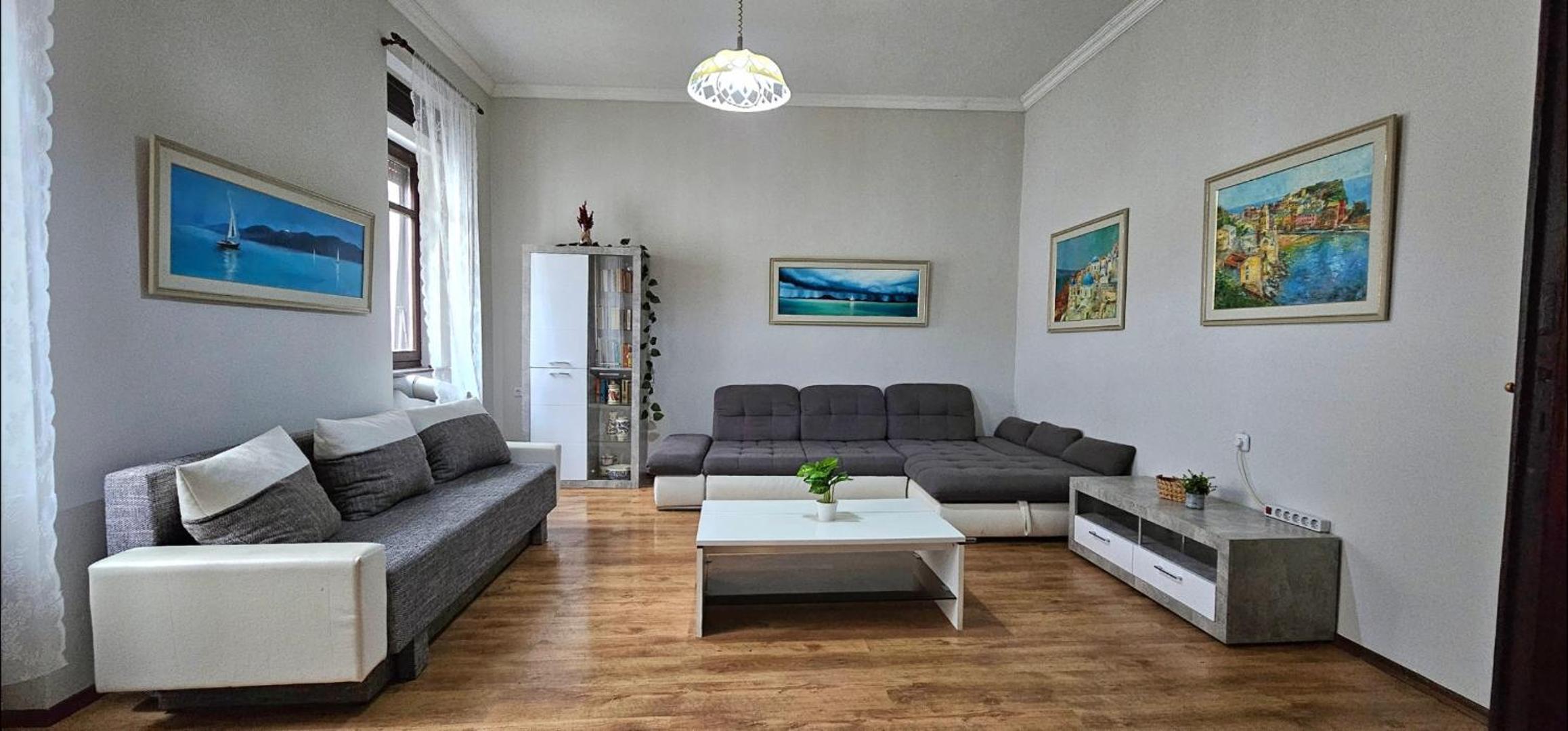 Three-Bedroom Apartment - Photo 42