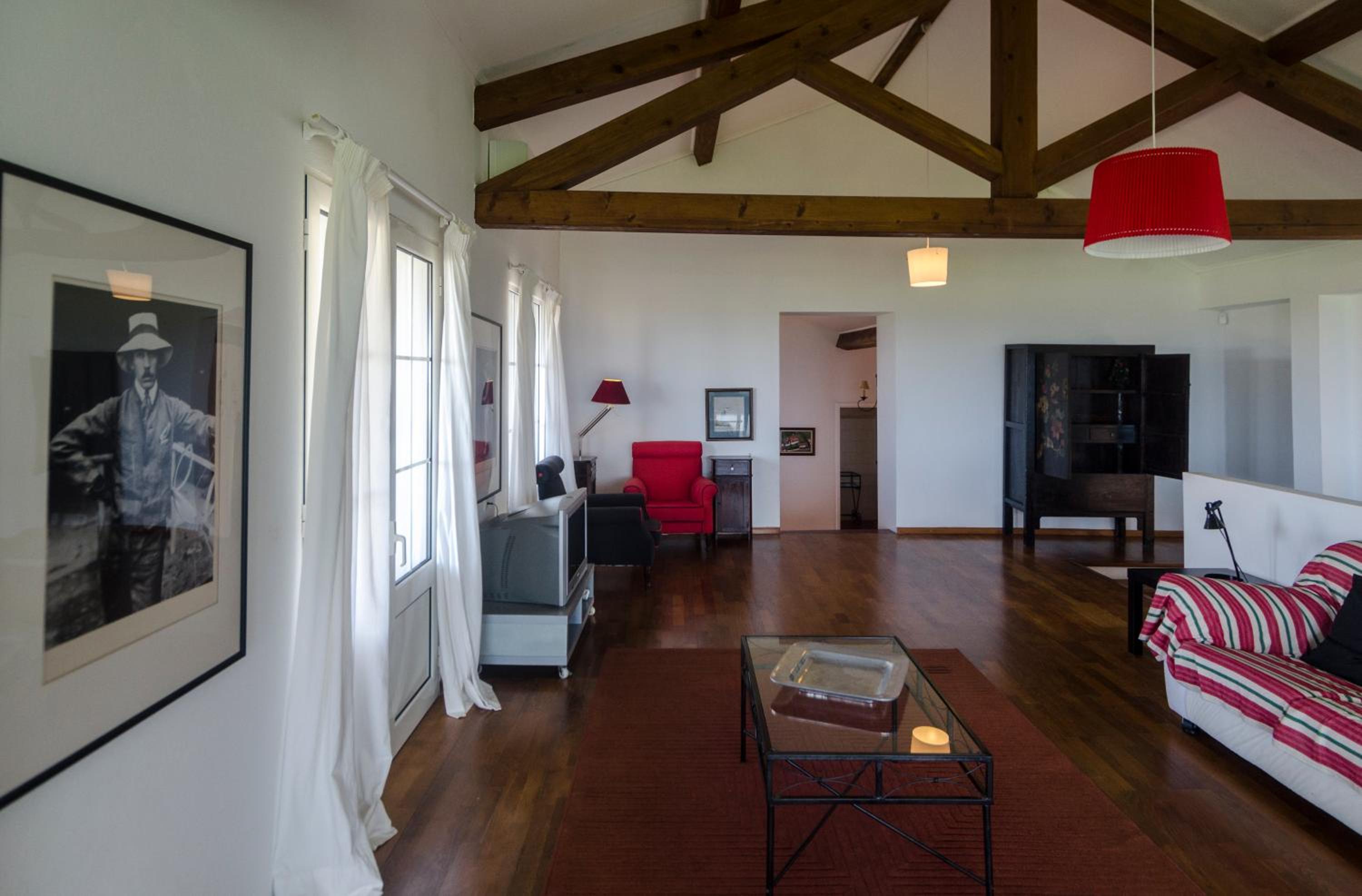 Four-Bedroom House photo 2