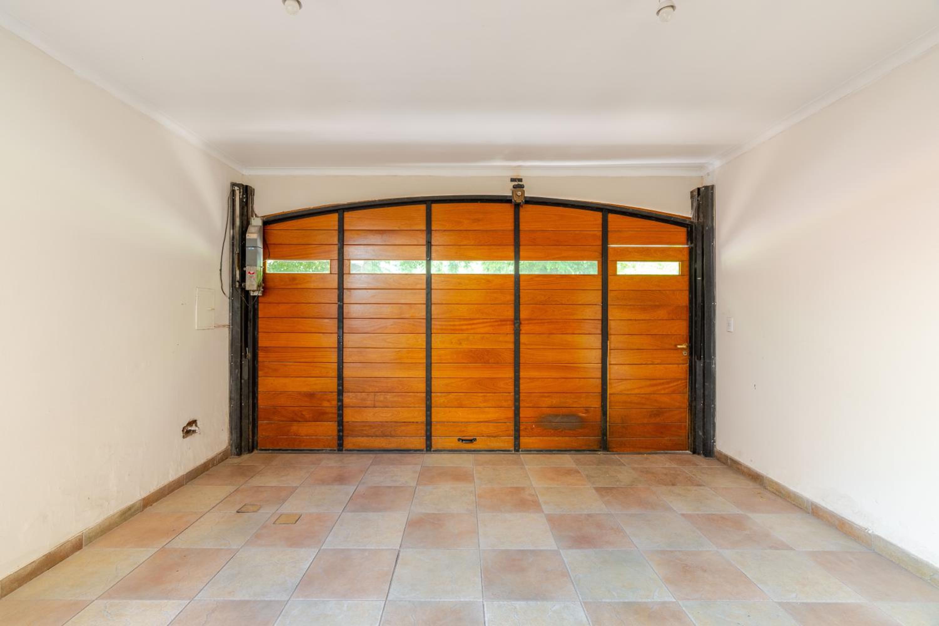 Three-Bedroom House photo 2