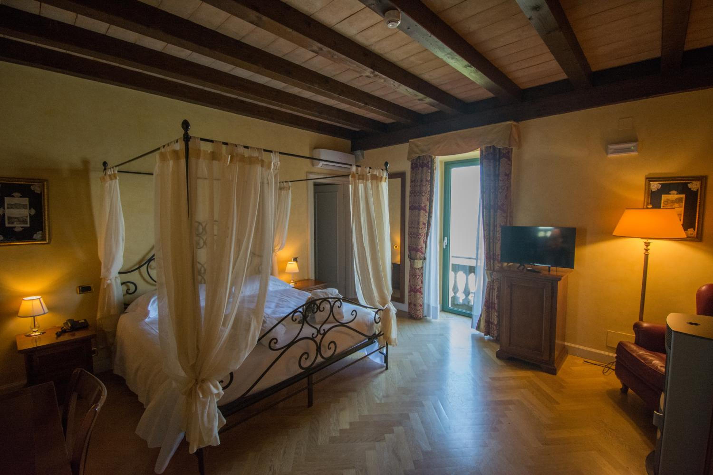 Deluxe Double or Twin Room with Balcony - Photo 5
