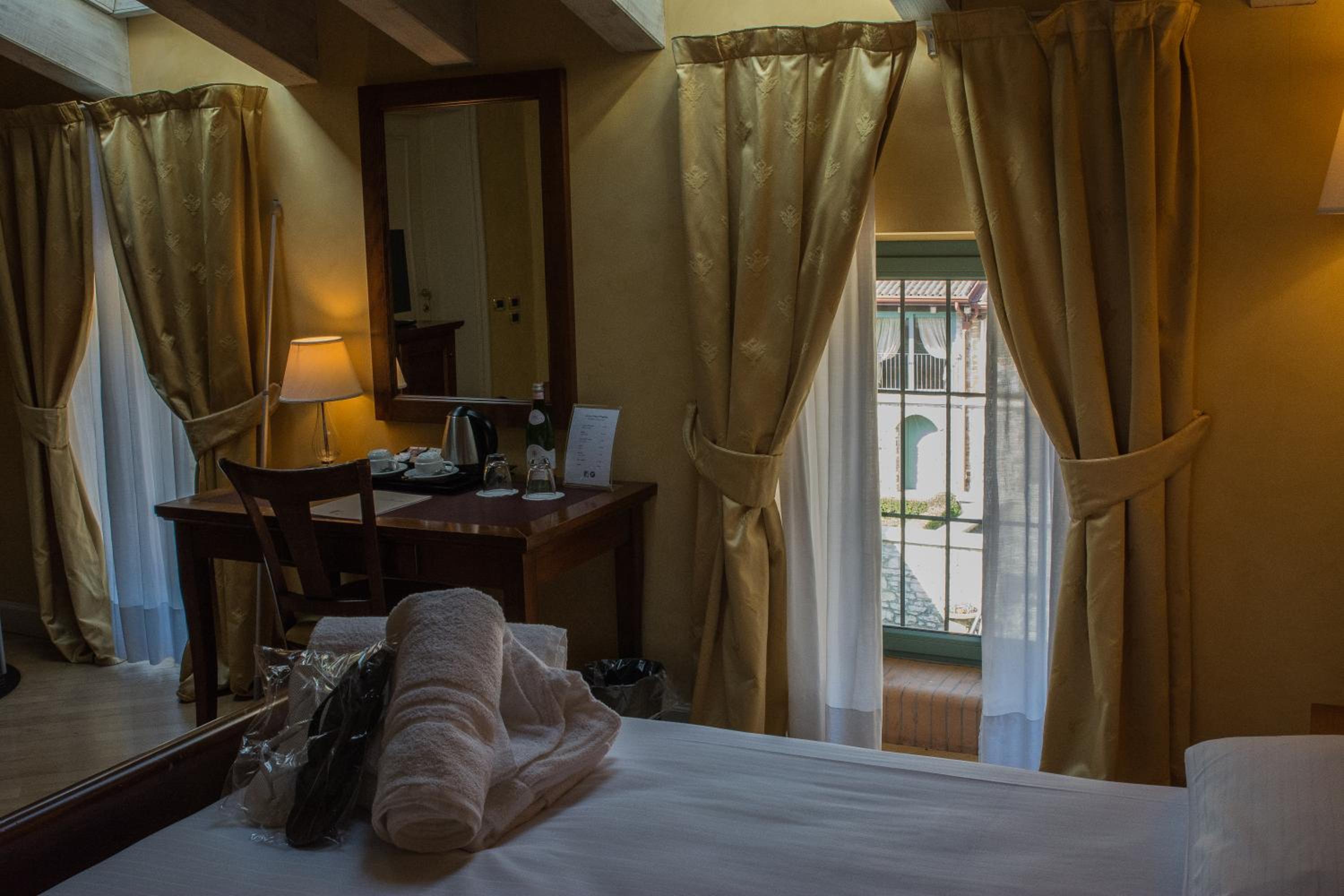 Double or Twin Room - Photo 2