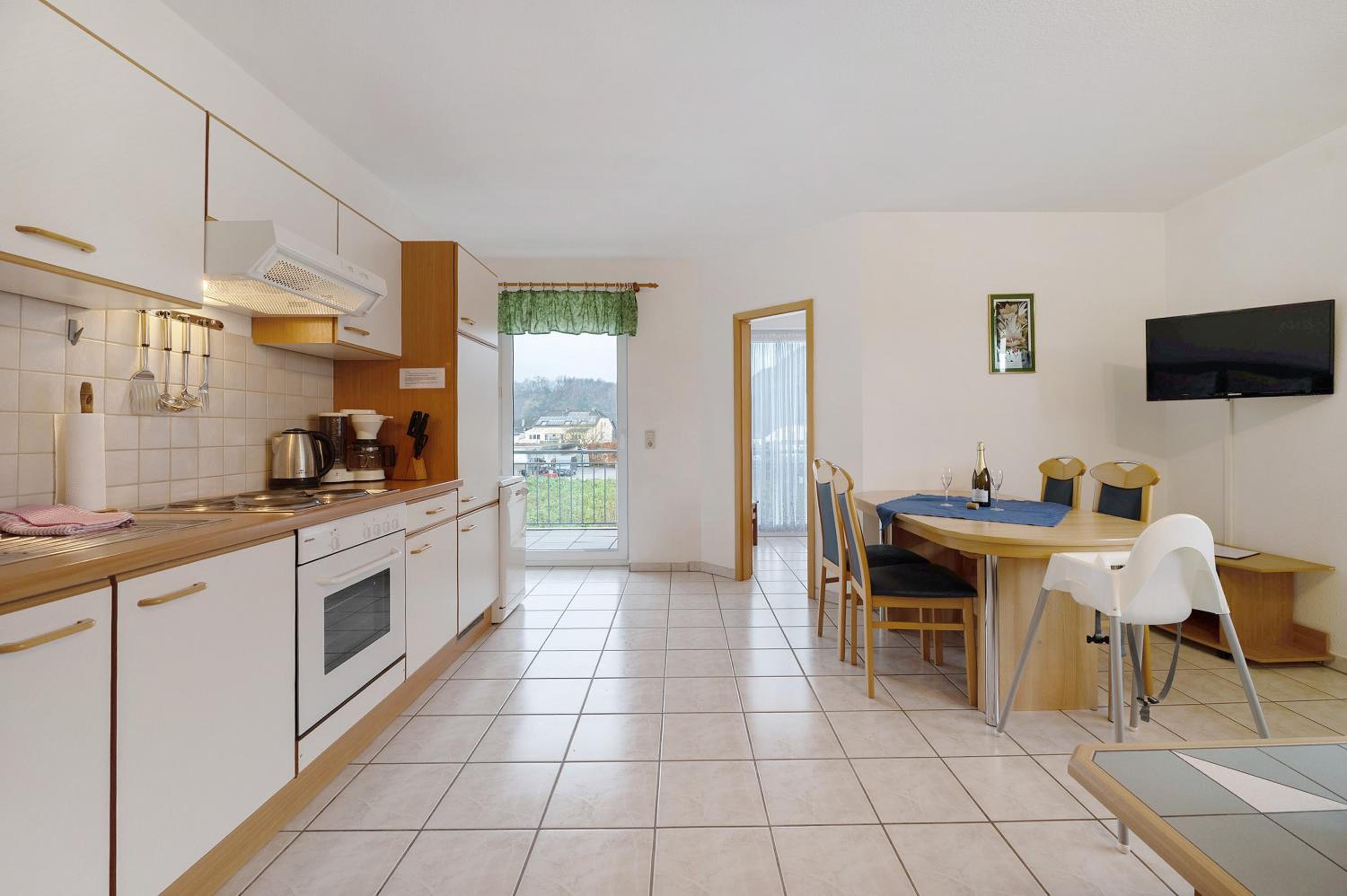 Two-Bedroom Deluxe Apartment with Garden View photo 3