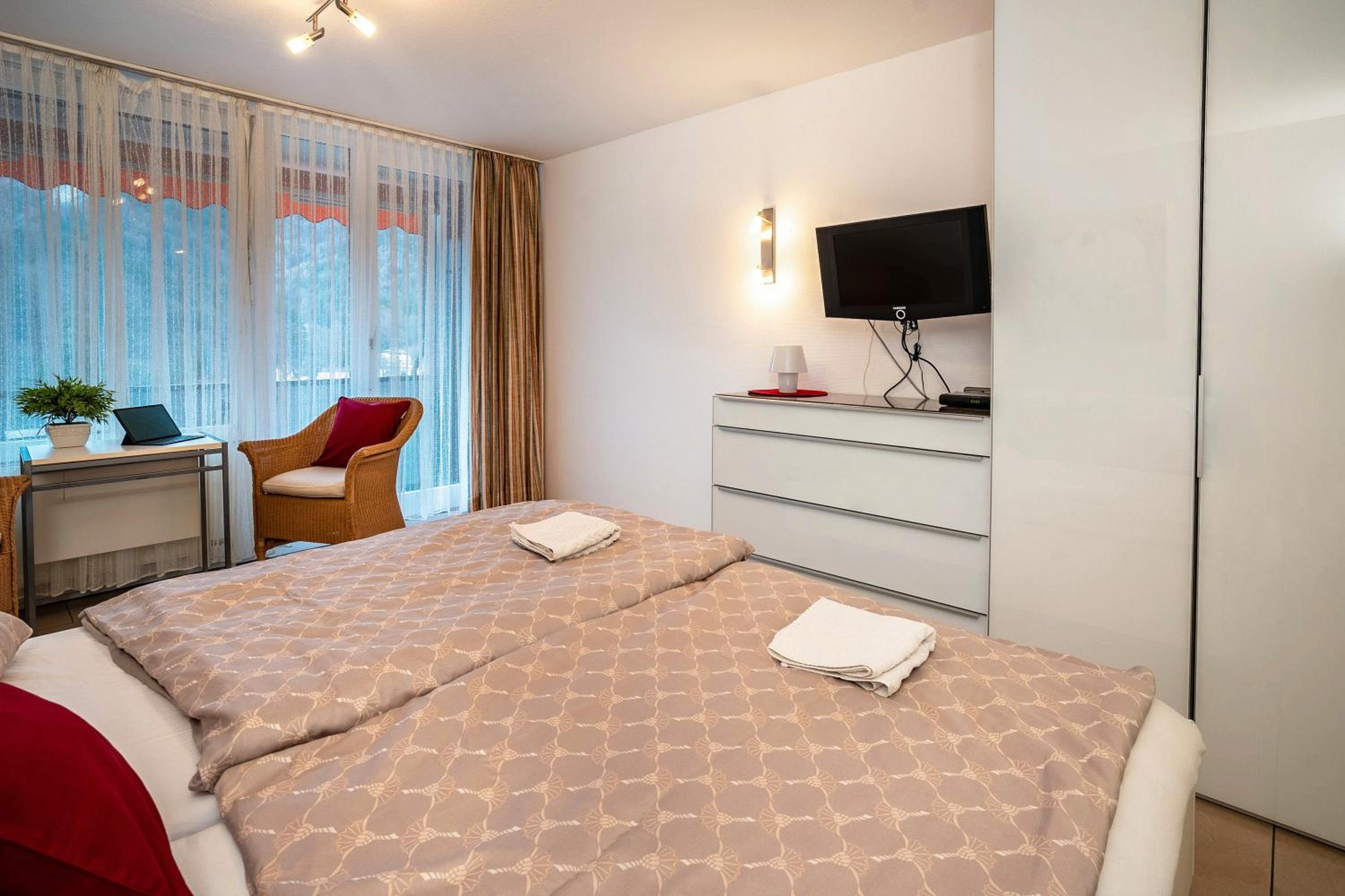 Superior One-Bedroom Apartment With Balcony photo 2