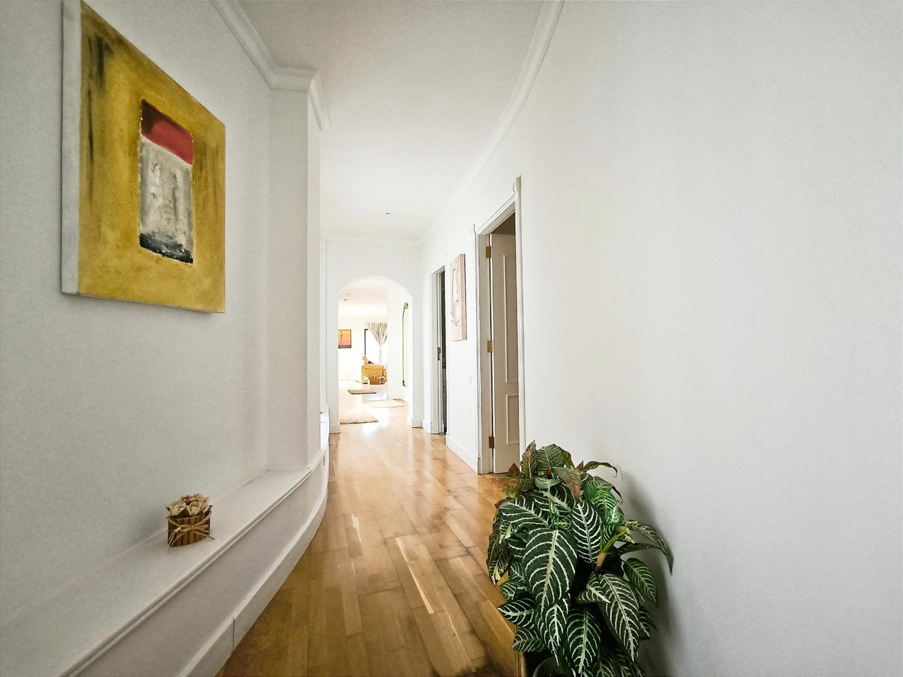 Four-Bedroom Deluxe Apartment photo 2