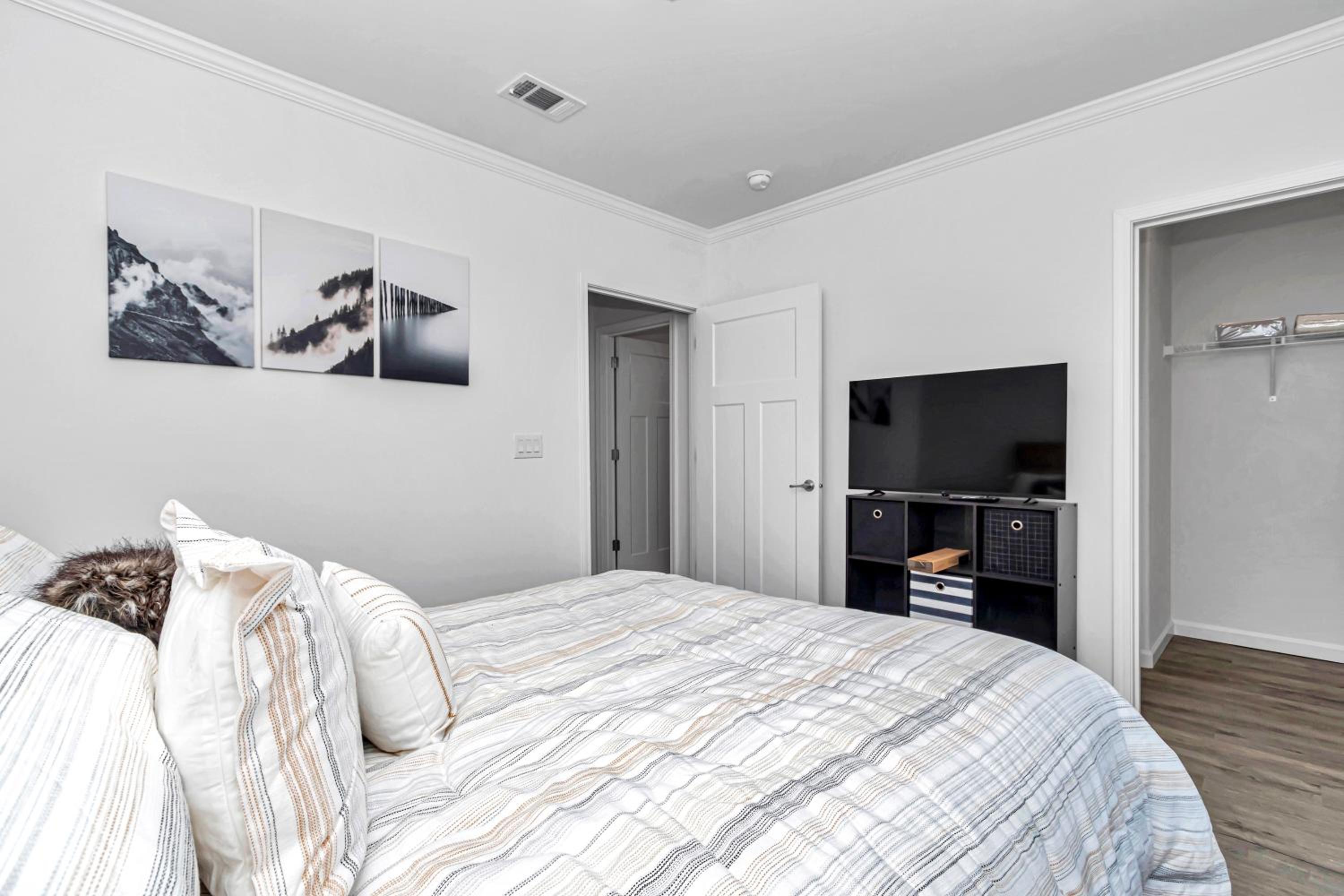 Three-Bedroom Deluxe Apartment photo 2