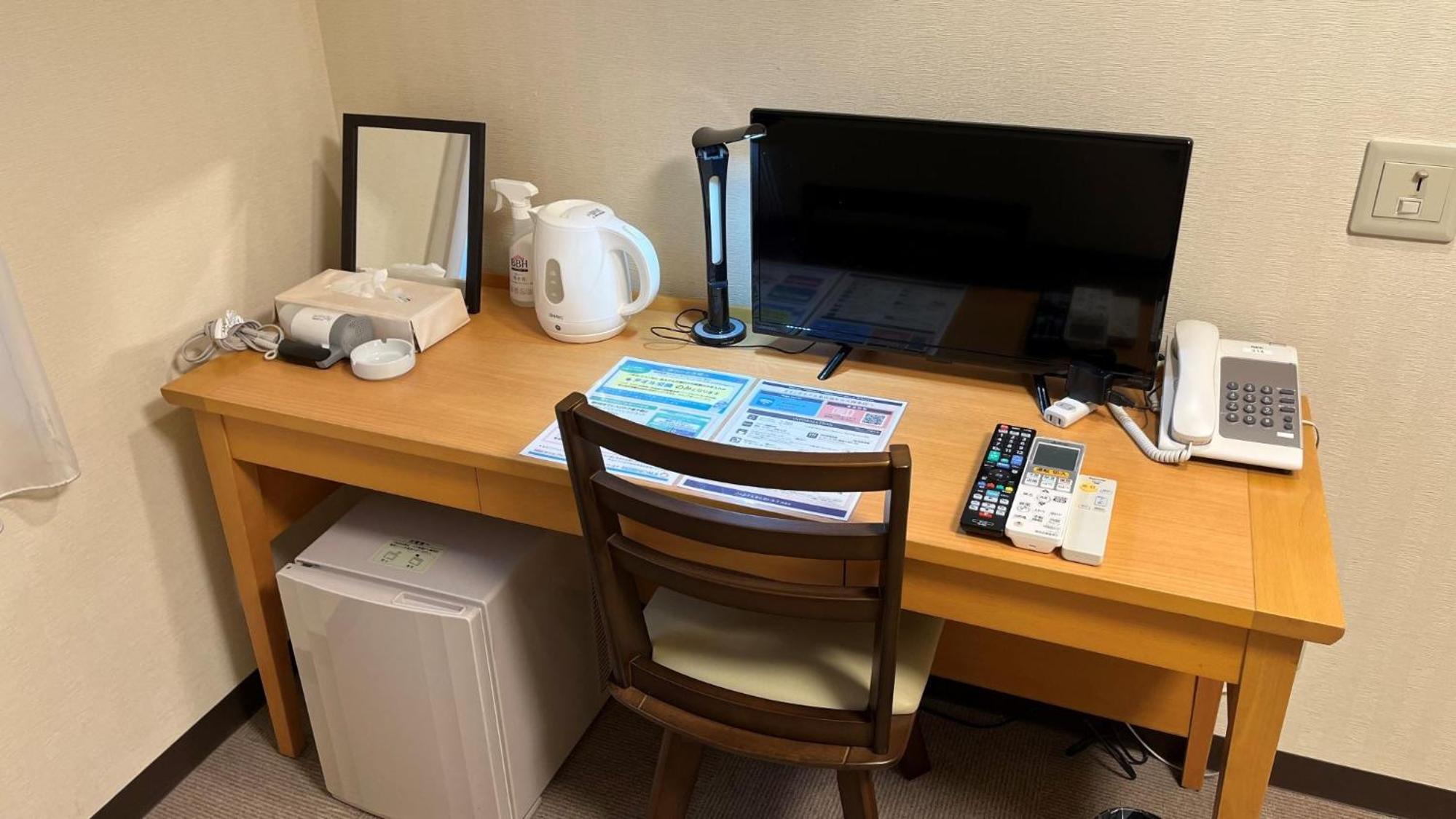 Male Only - Single Room with Shared Bathroom - Smoking