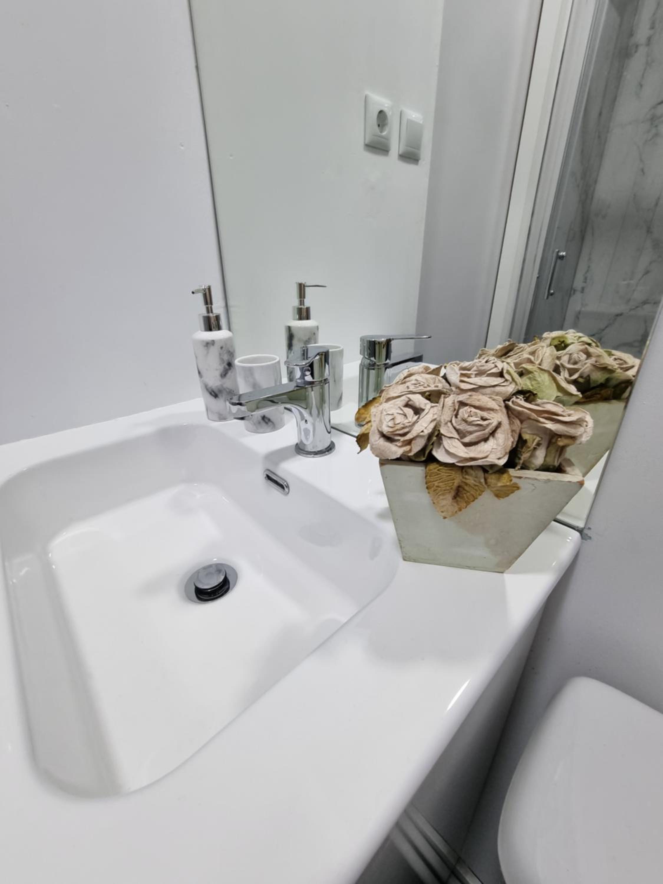 Twin Room with Private External Bathroom