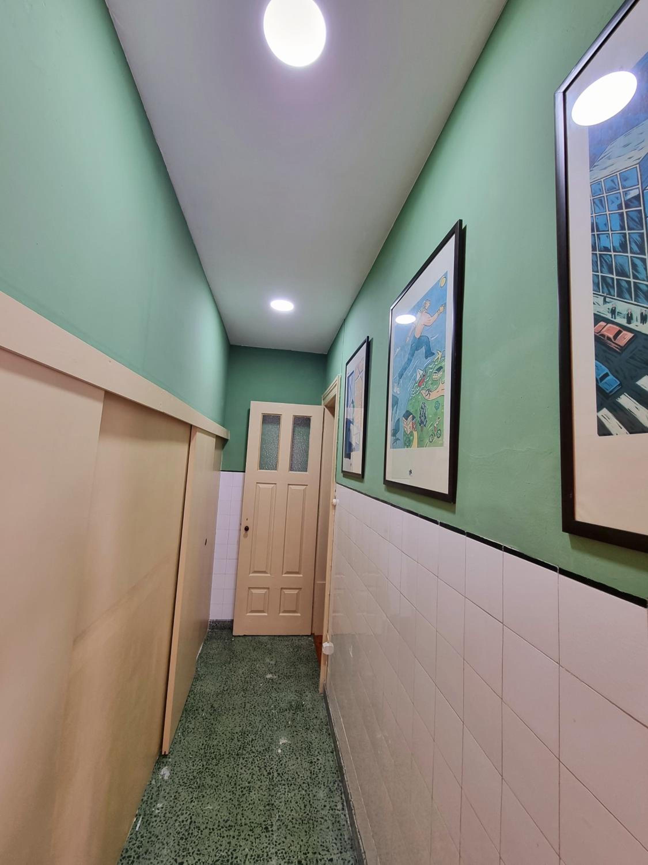 Twin Room with Private External Bathroom thumbnail 6