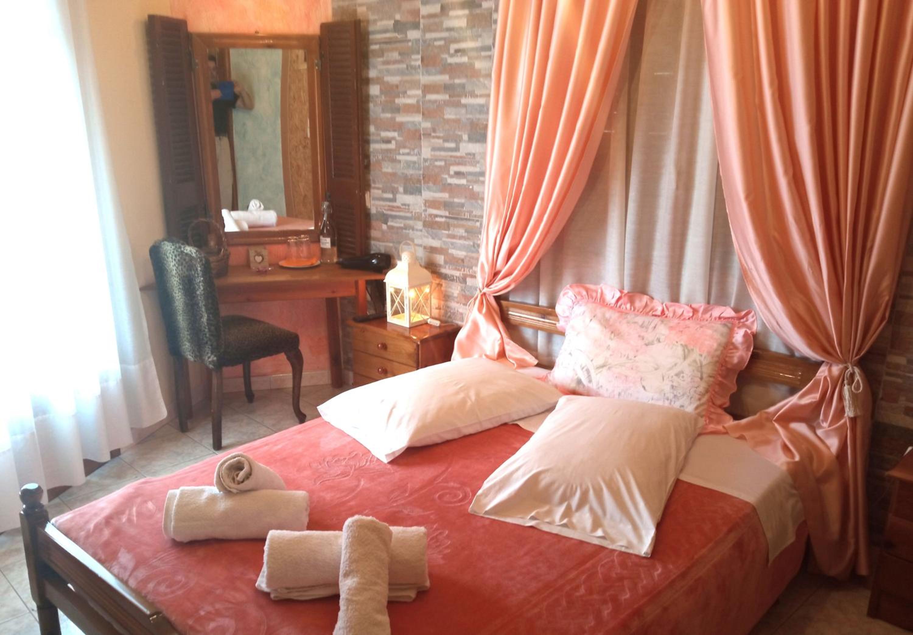 Small Double Room photo 1