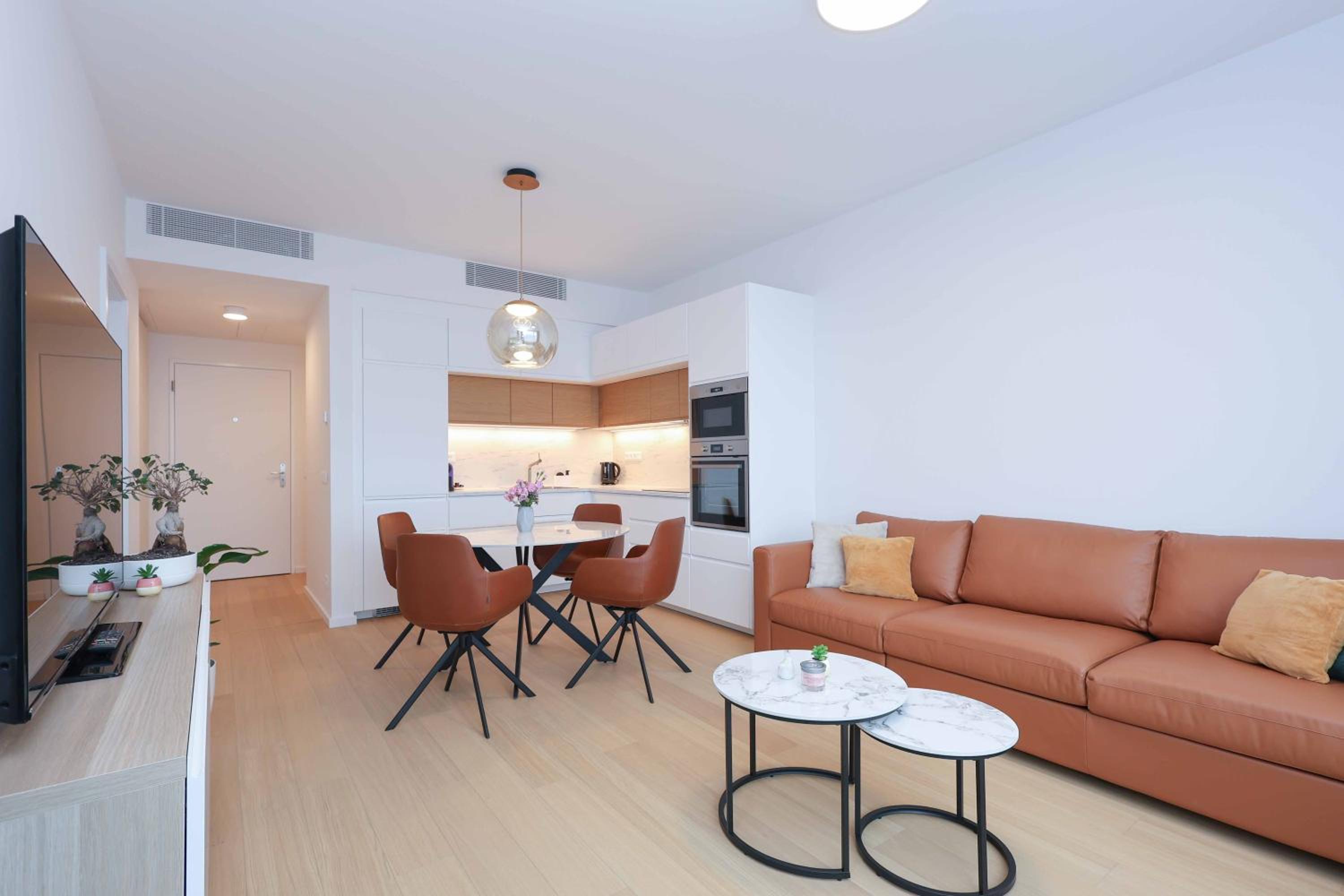 One-Bedroom Apartment photo 1