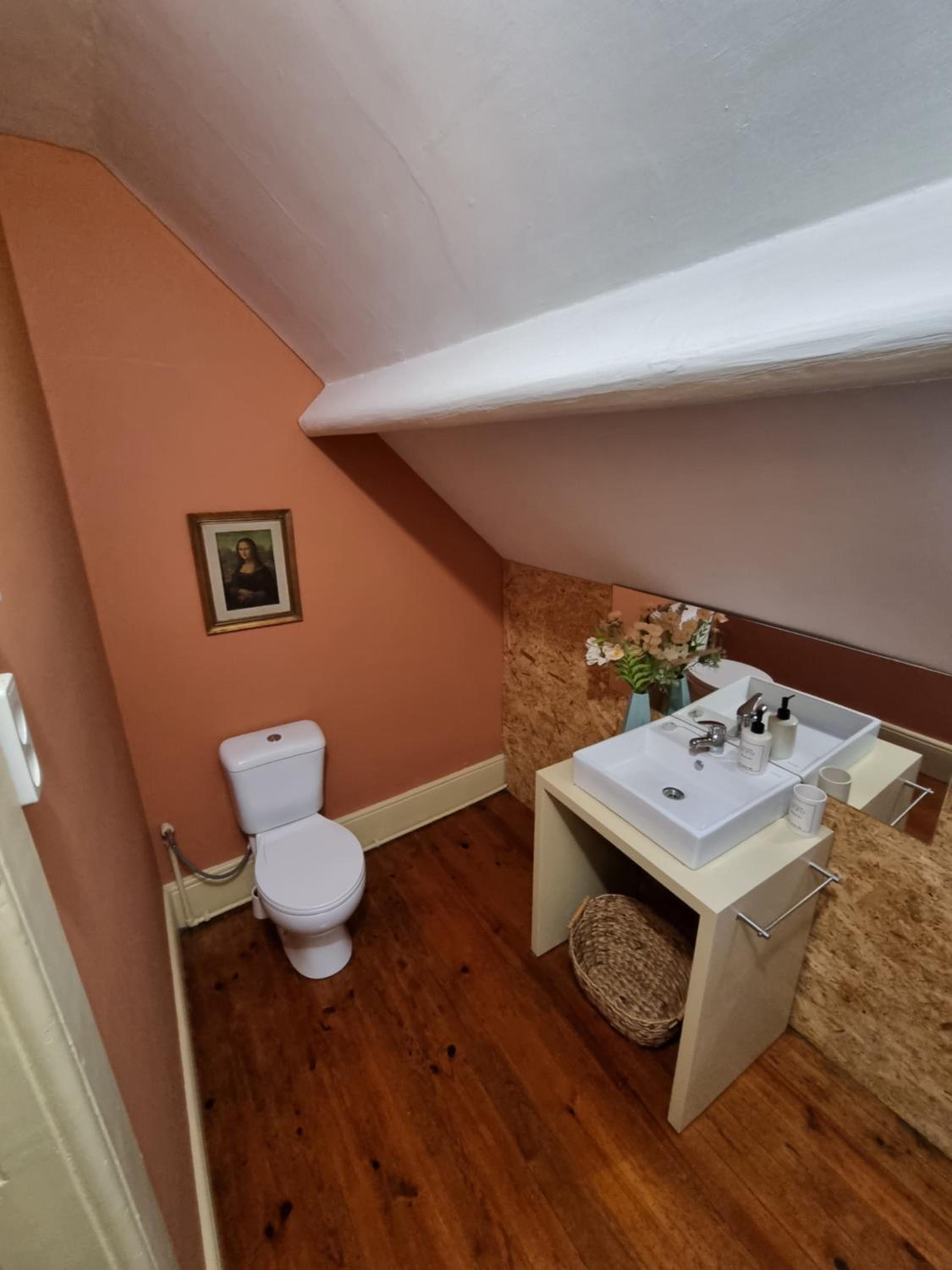 Double Room with Private External Bathroom thumbnail 5