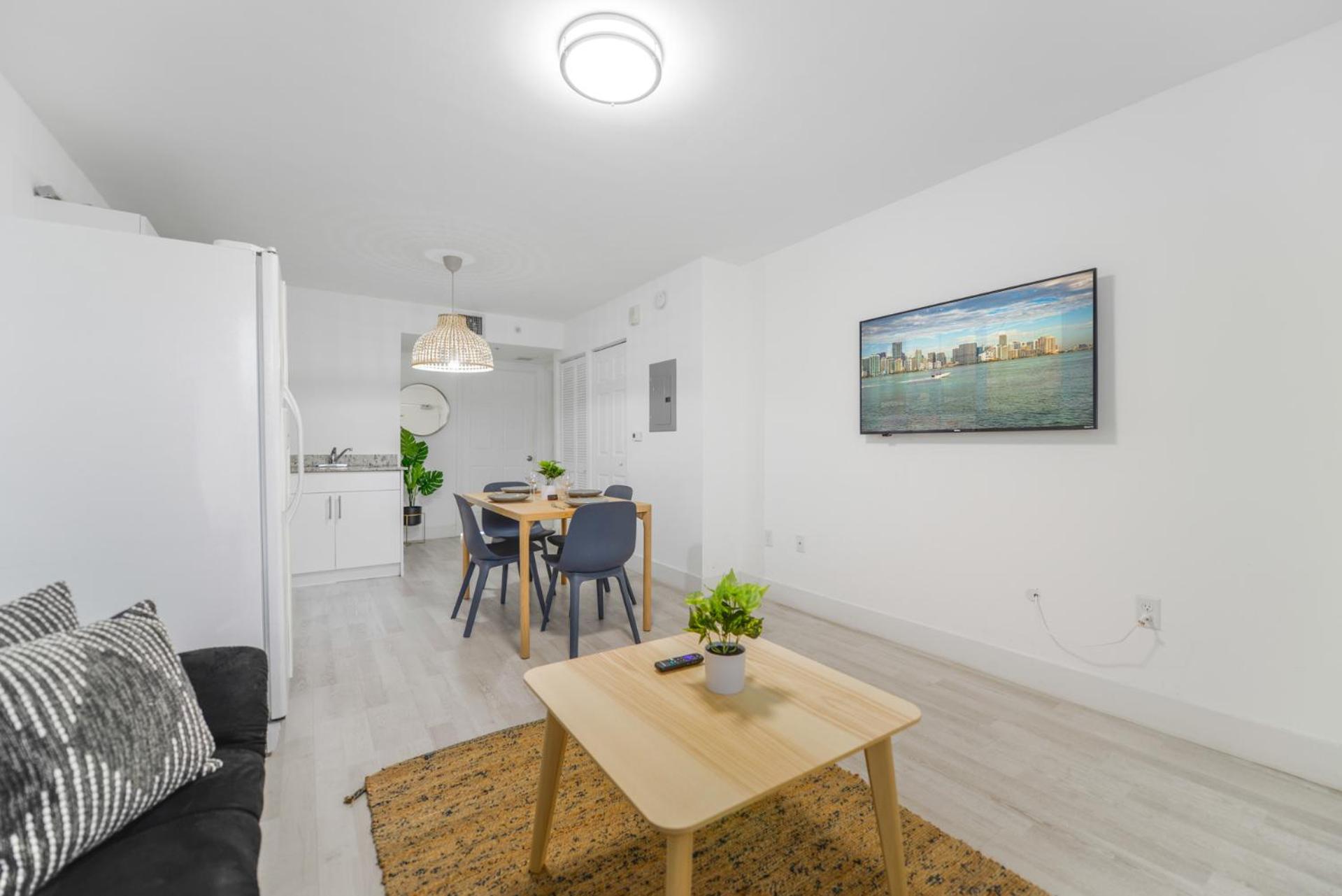 One-Bedroom Apartment photo 2