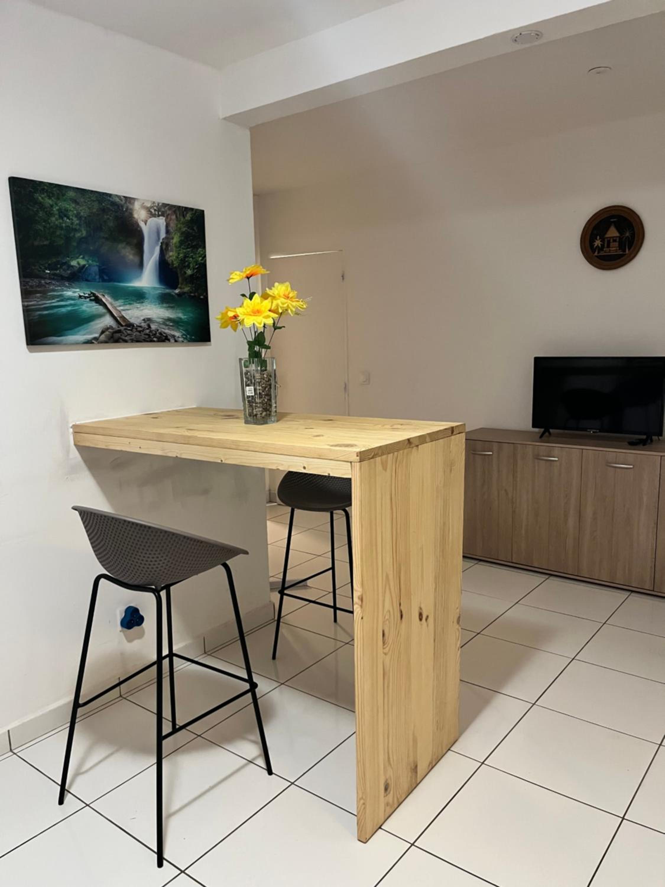 One-Bedroom Apartment - Photo 7