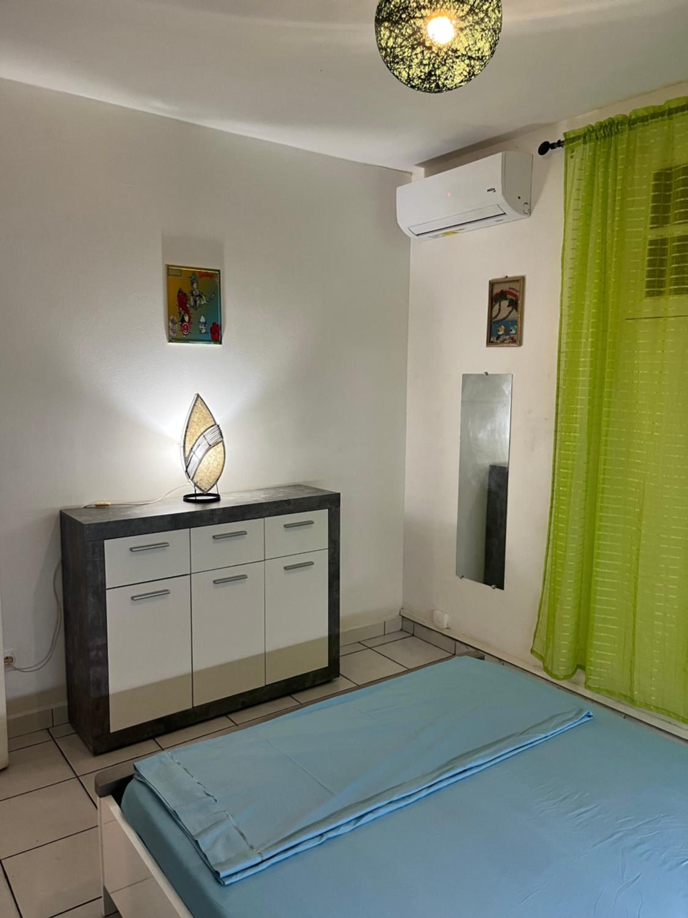 One-Bedroom Apartment - Photo 9
