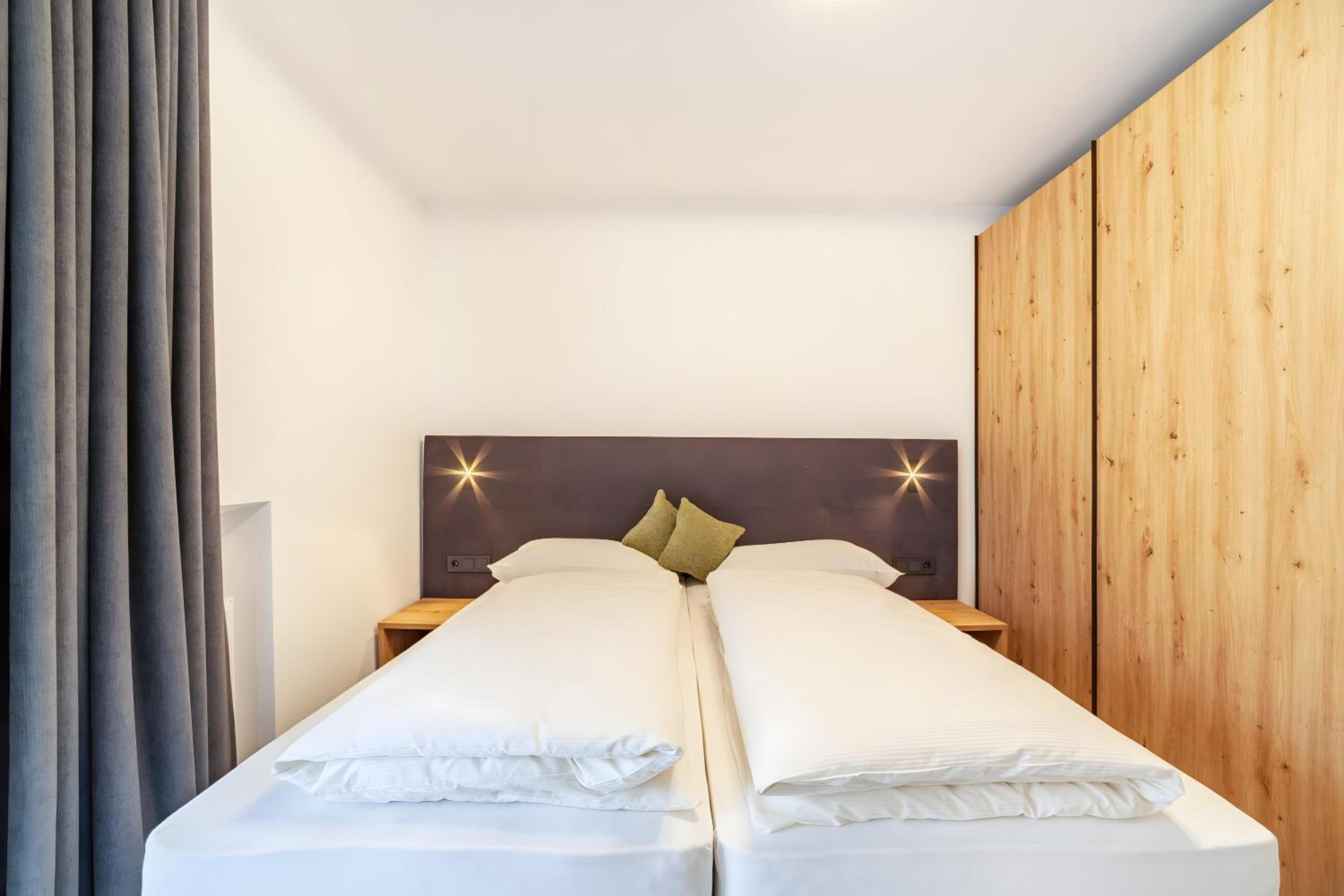 Superior One-Bedroom Apartment with Balcony