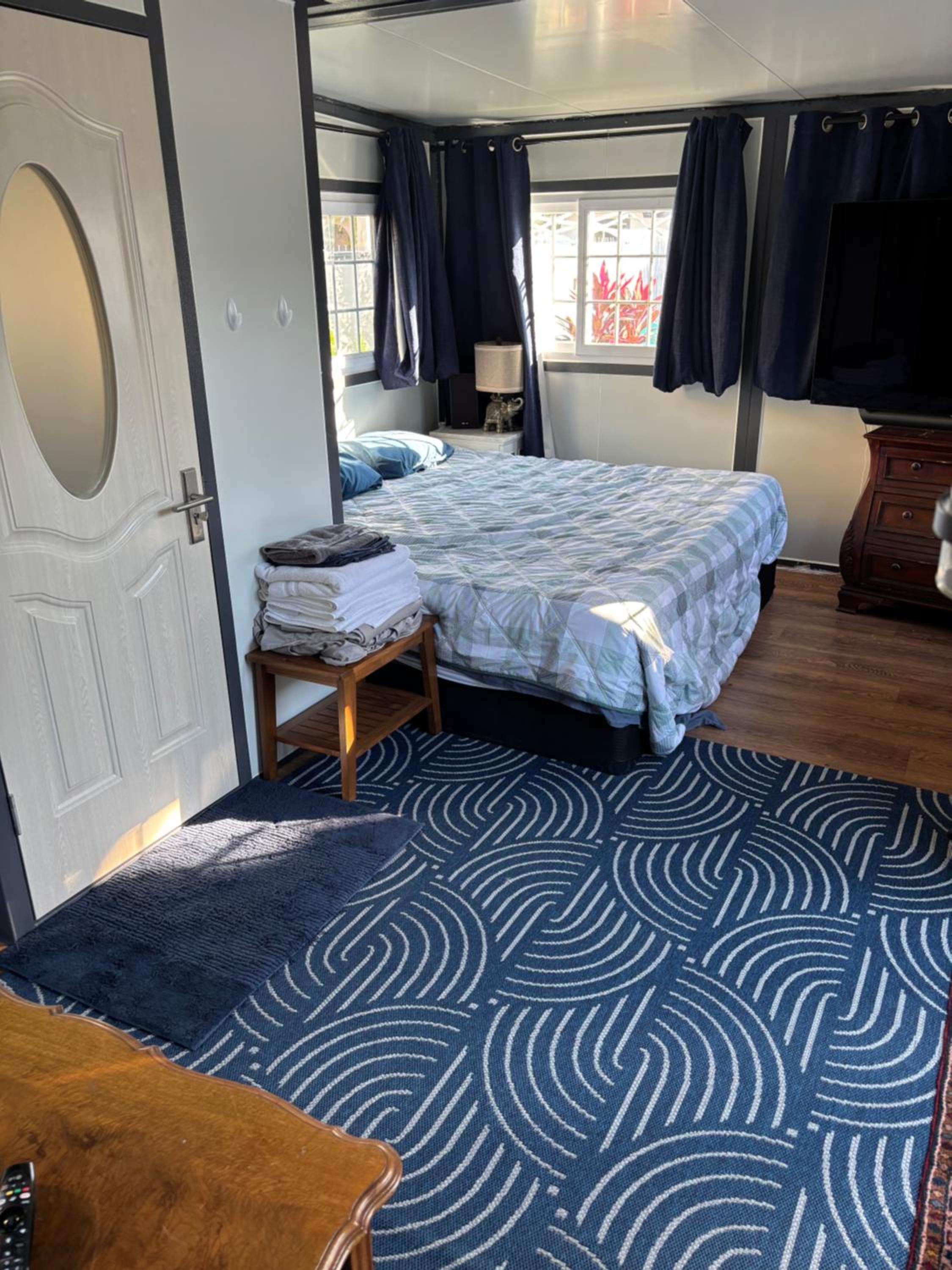 One-Bedroom House photo 1