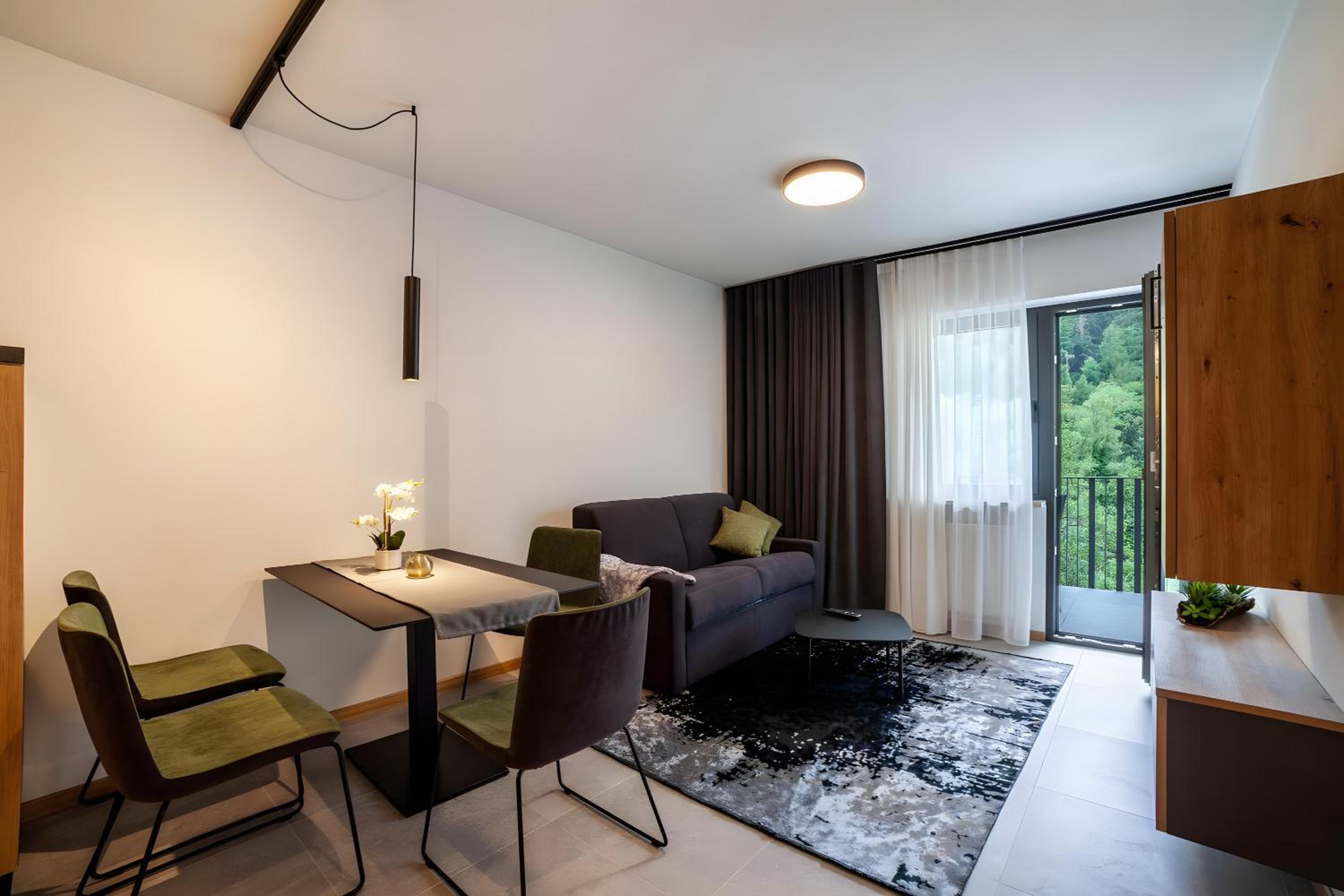 Superior One-Bedroom Apartment with Balcony