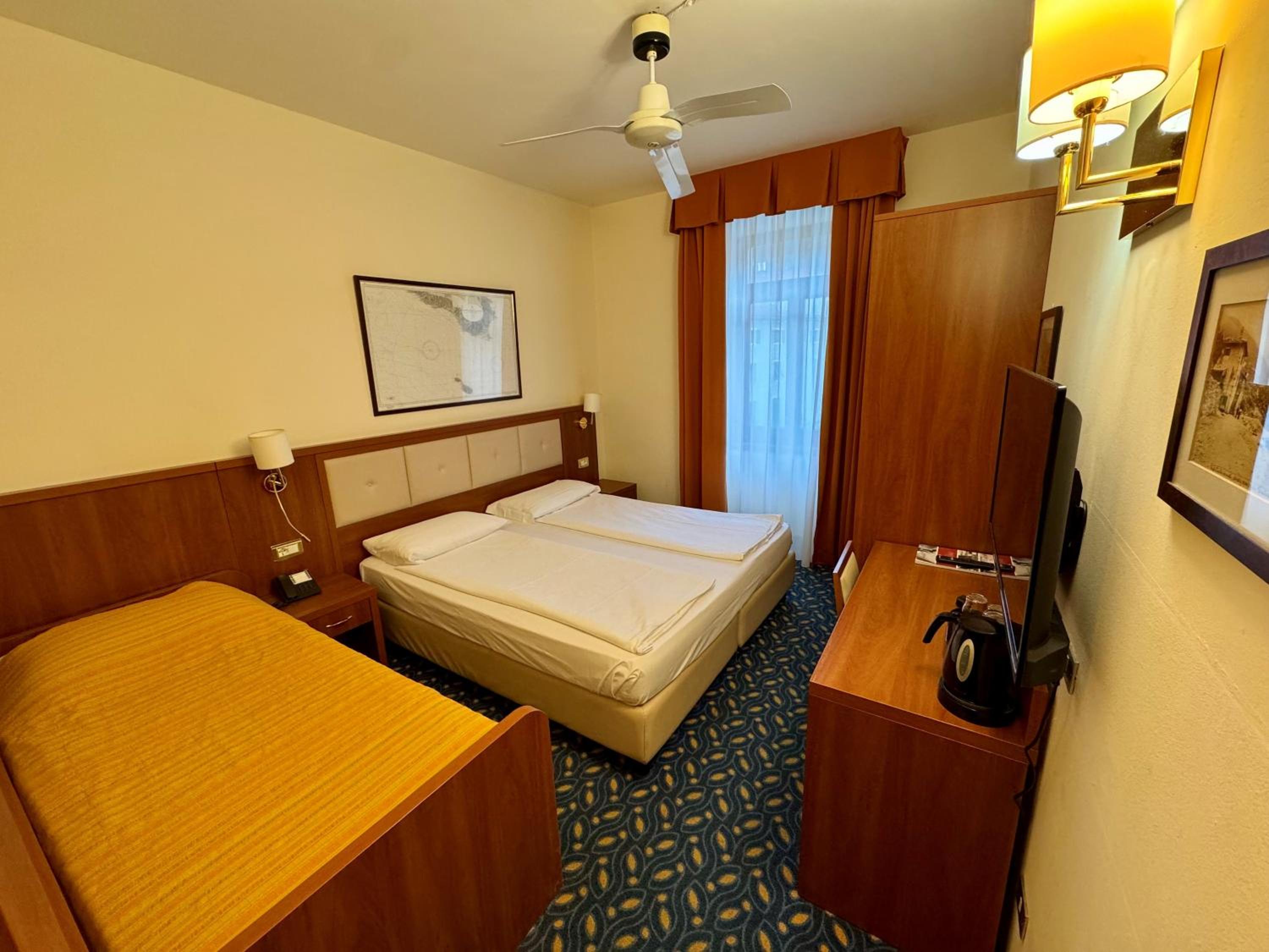 Triple Room - Photo 6