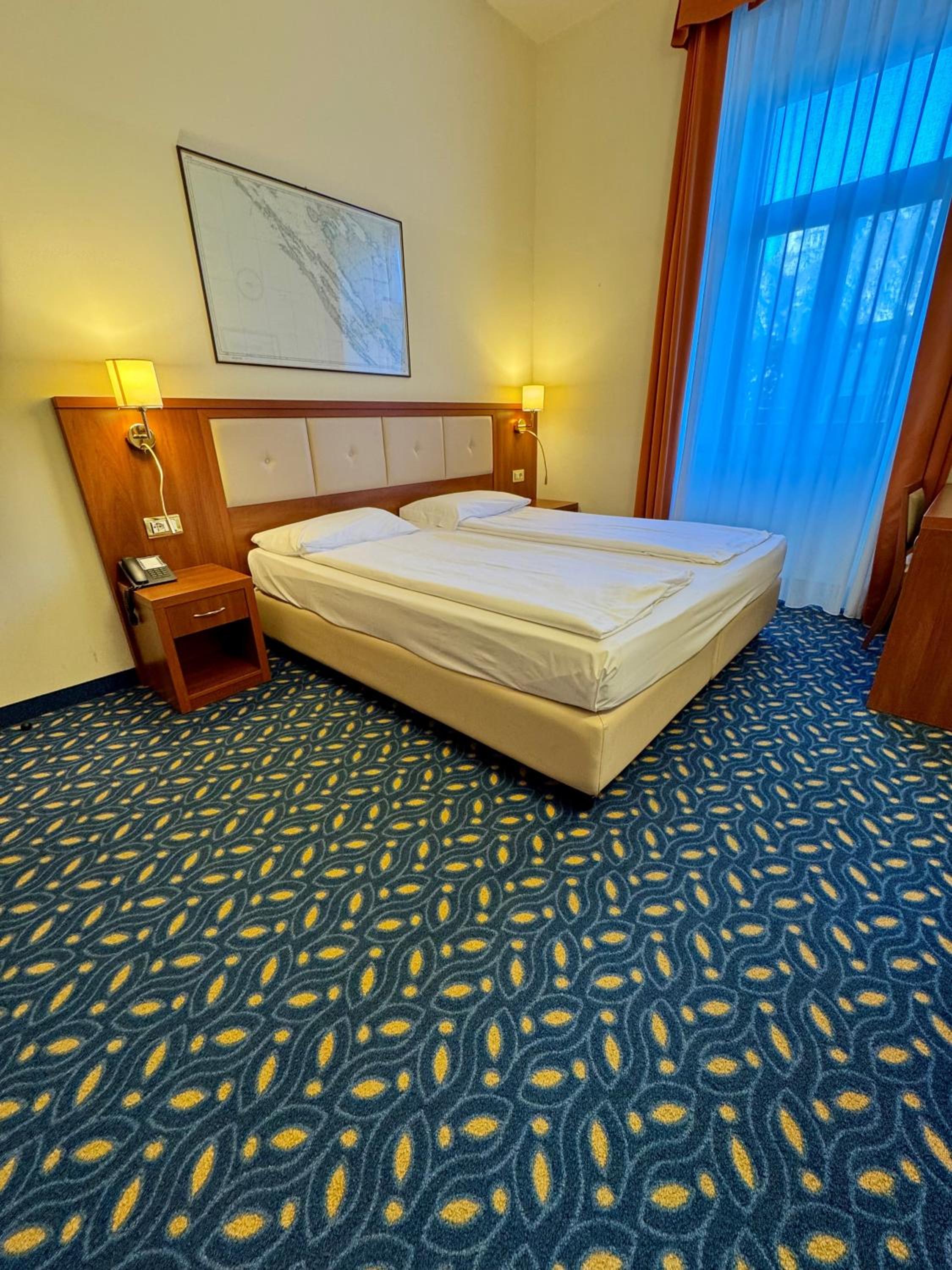 Double or Twin Room with Harbor View - Photo 15