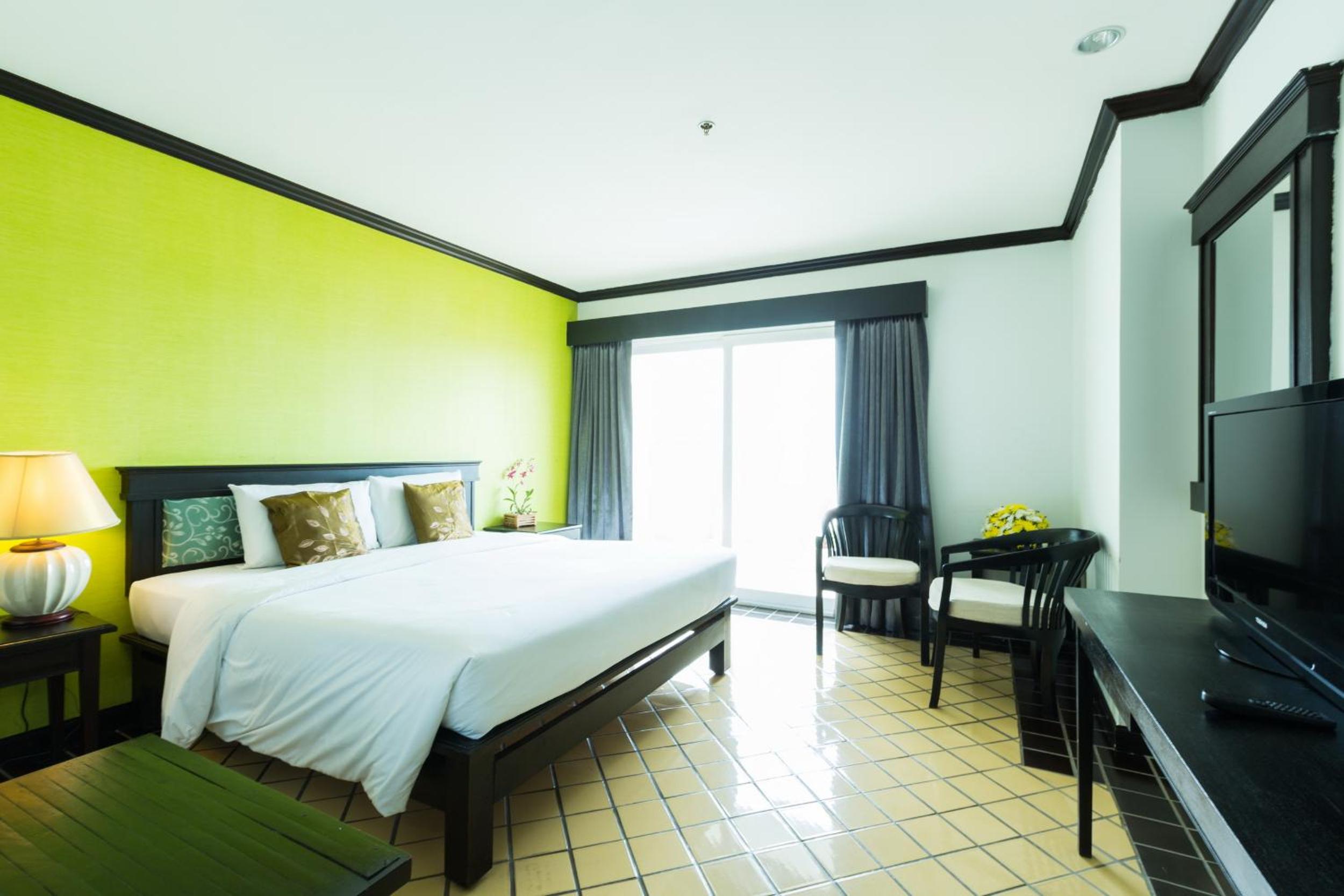 Deluxe Double or Twin Room - Photo 14
