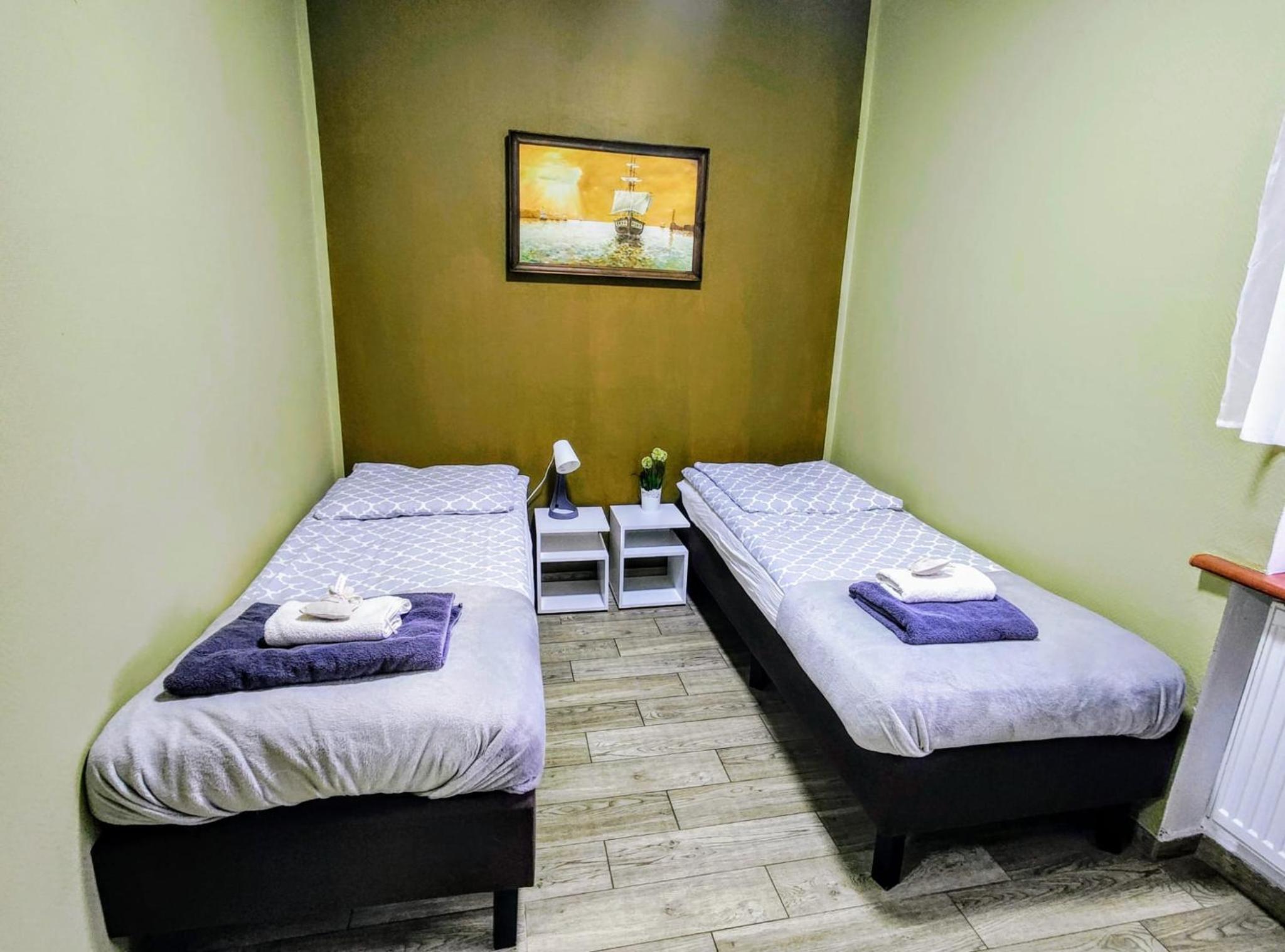 Twin Room - Disability Access photo 3