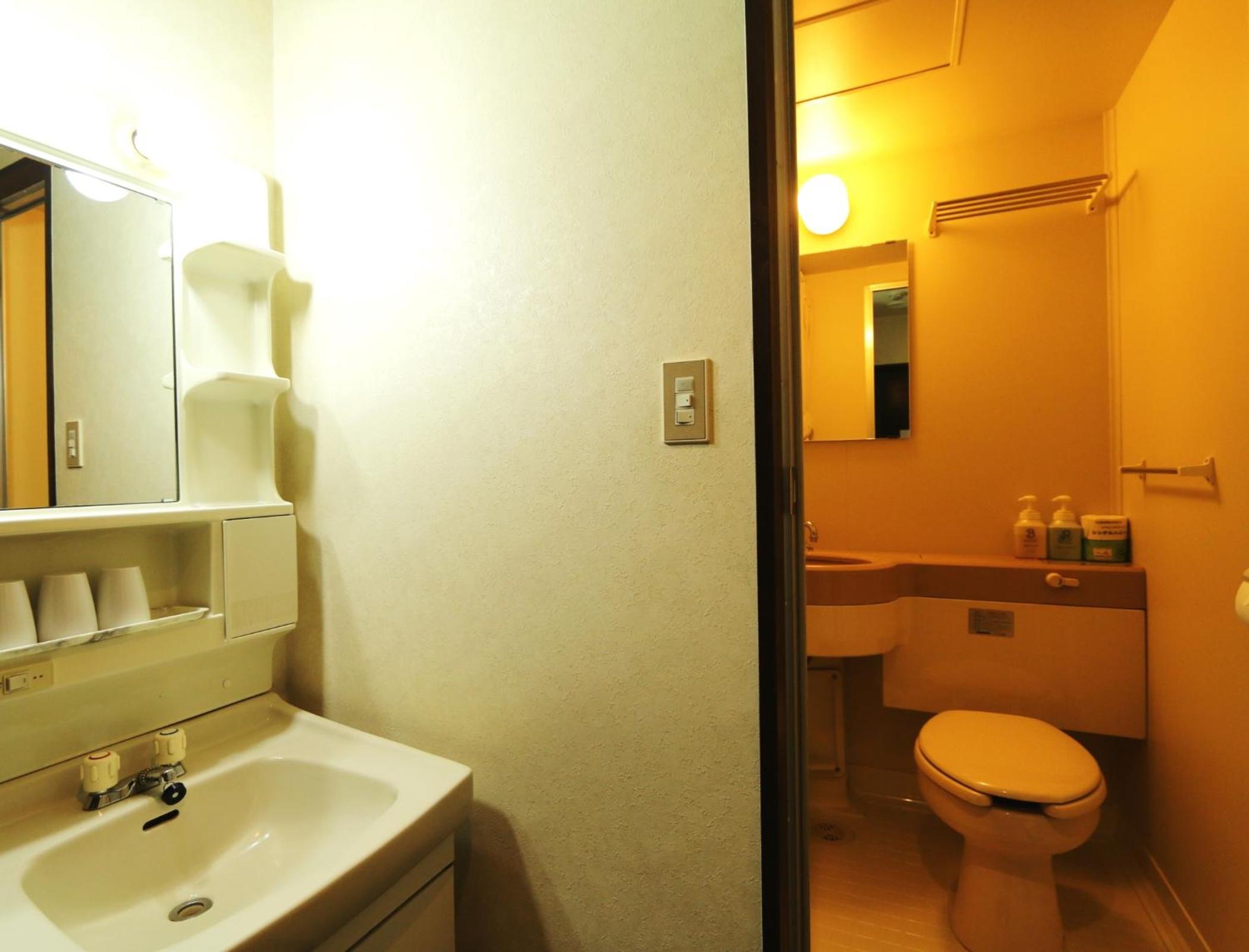 Triple Room with Private Bathroom photo 2