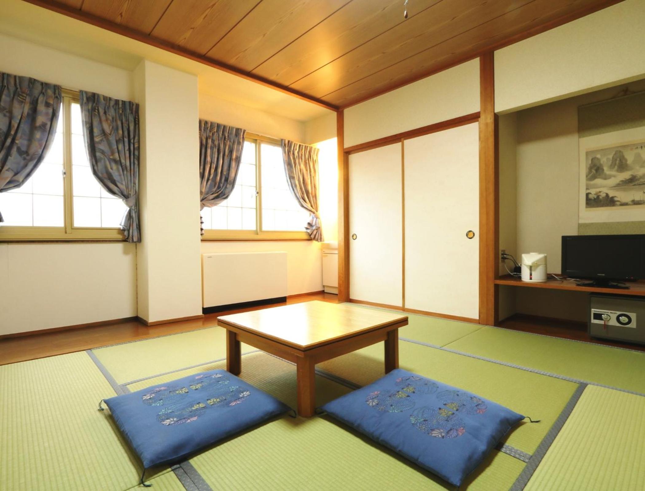 Triple Room with Private Bathroom photo 3