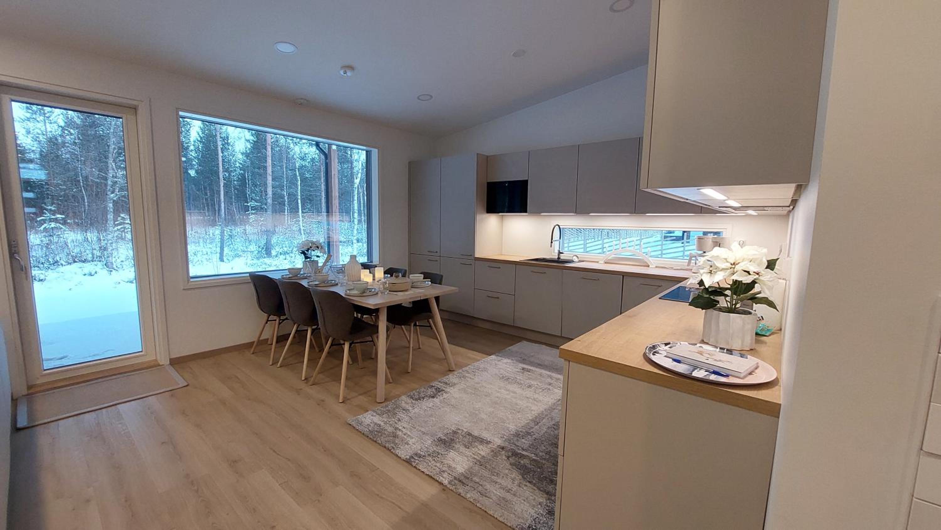Three-Bedroom Apartment photo 1