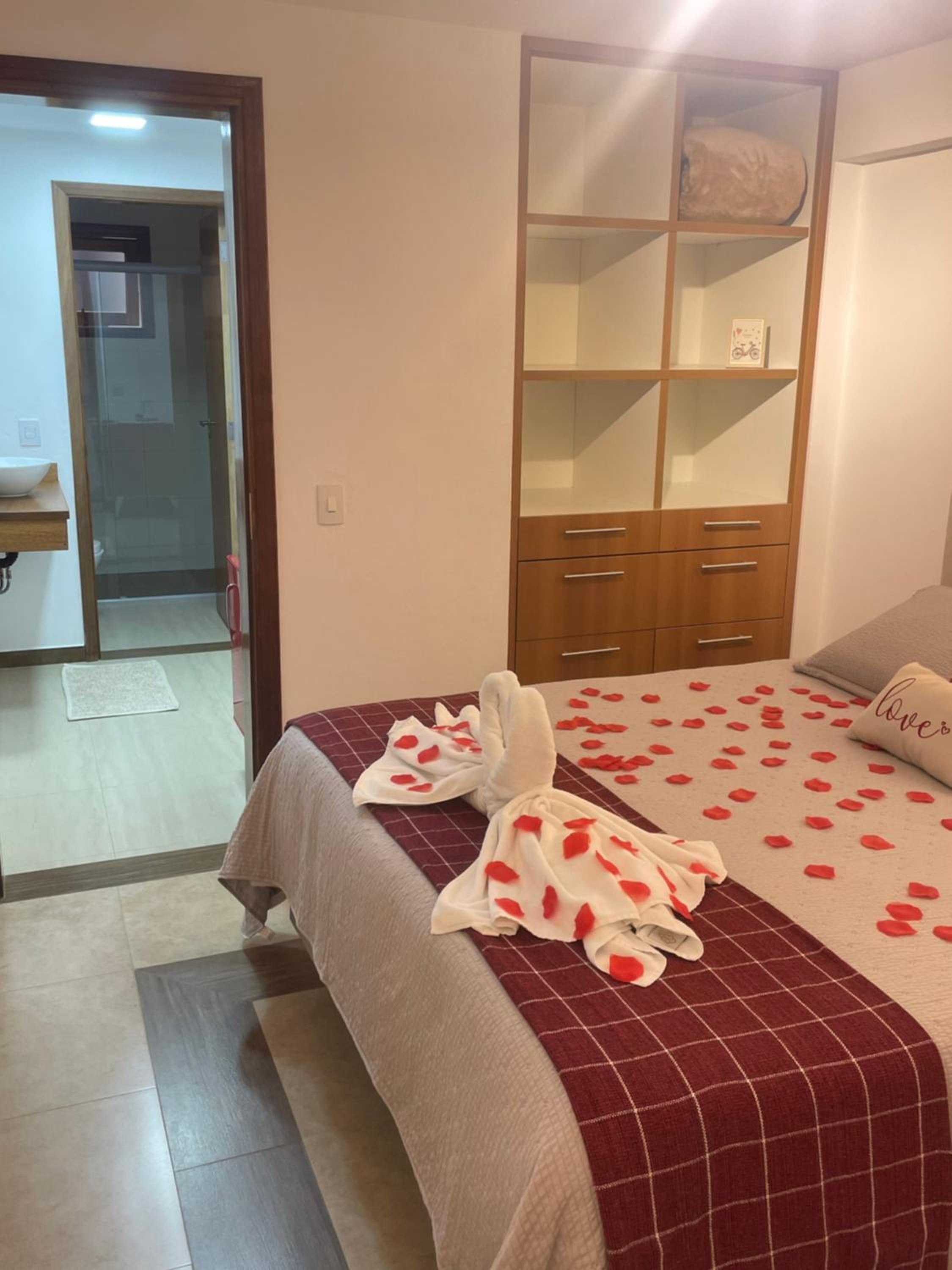 Budget Double Room - Photo 7