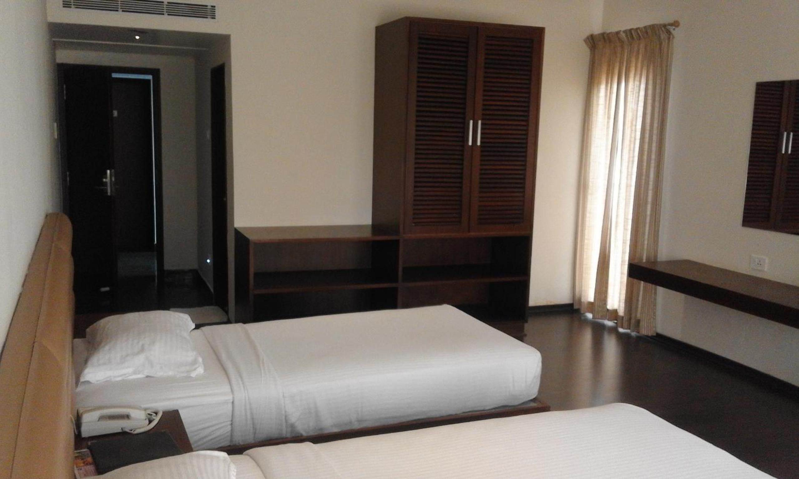 Deluxe Double or Twin Room - Photo 8
