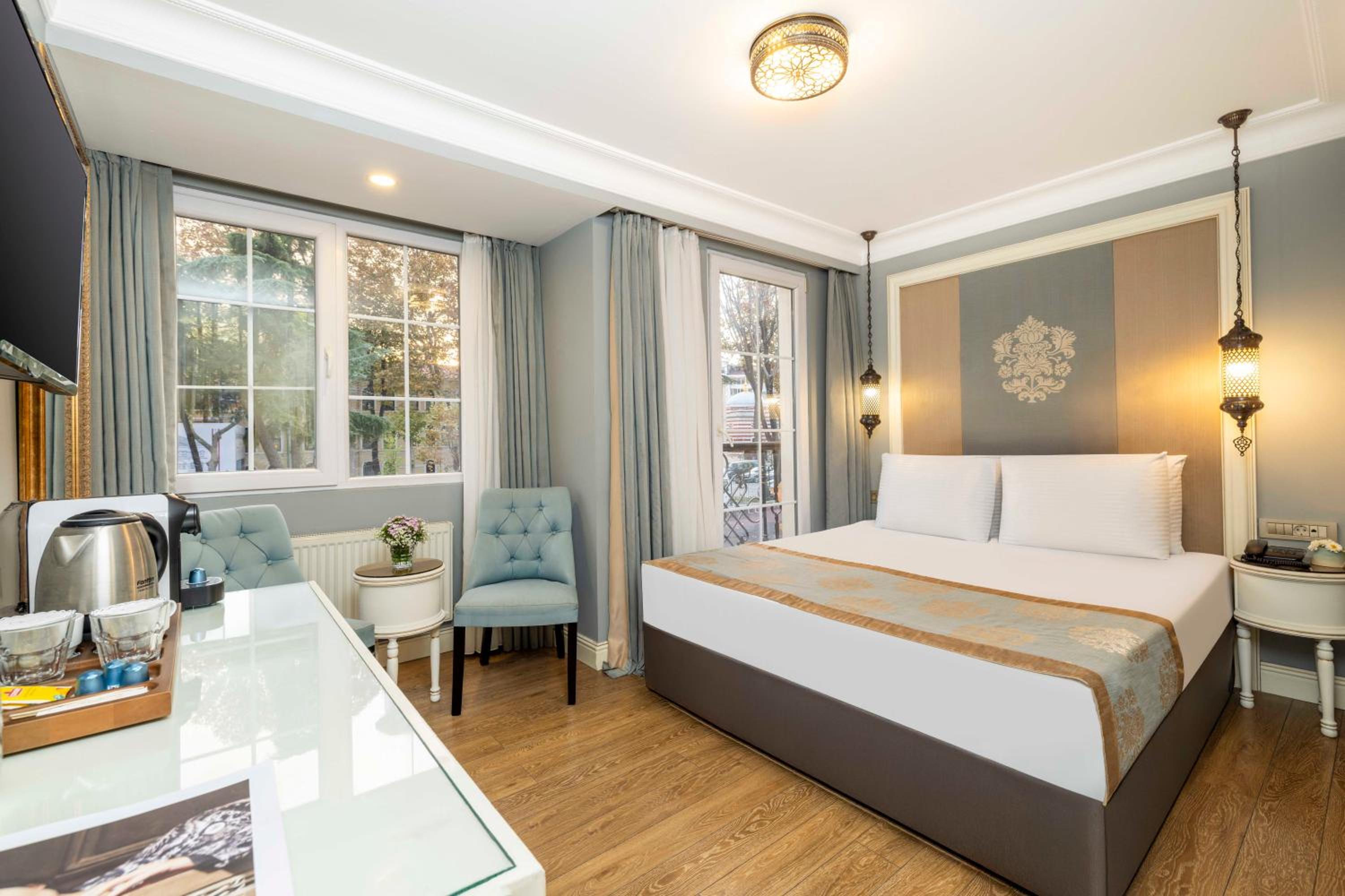 Superior Double or Twin Room photo 3